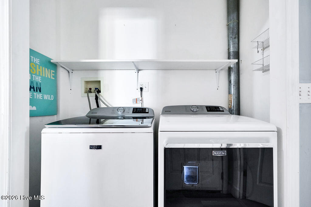 100560710 | Photo 24