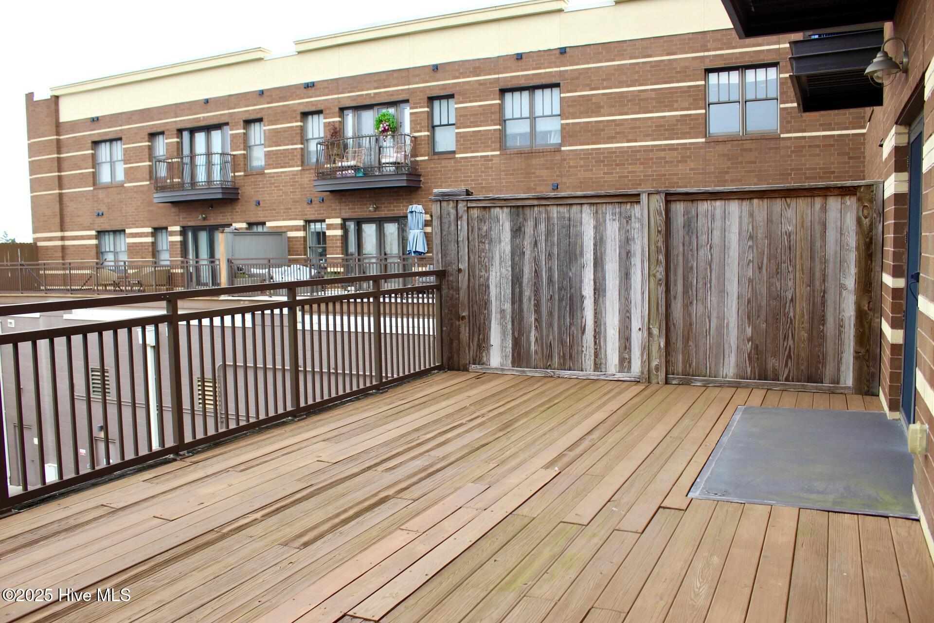 100543630 | Photo 13