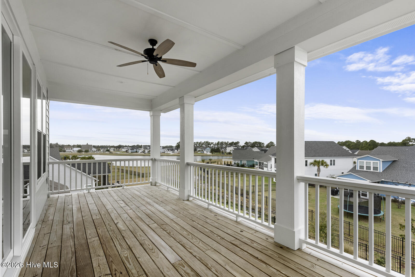 100557738 | Photo 41