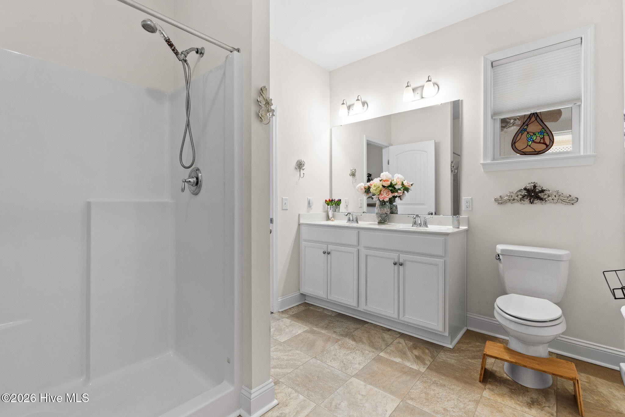 100564340 | Photo 27