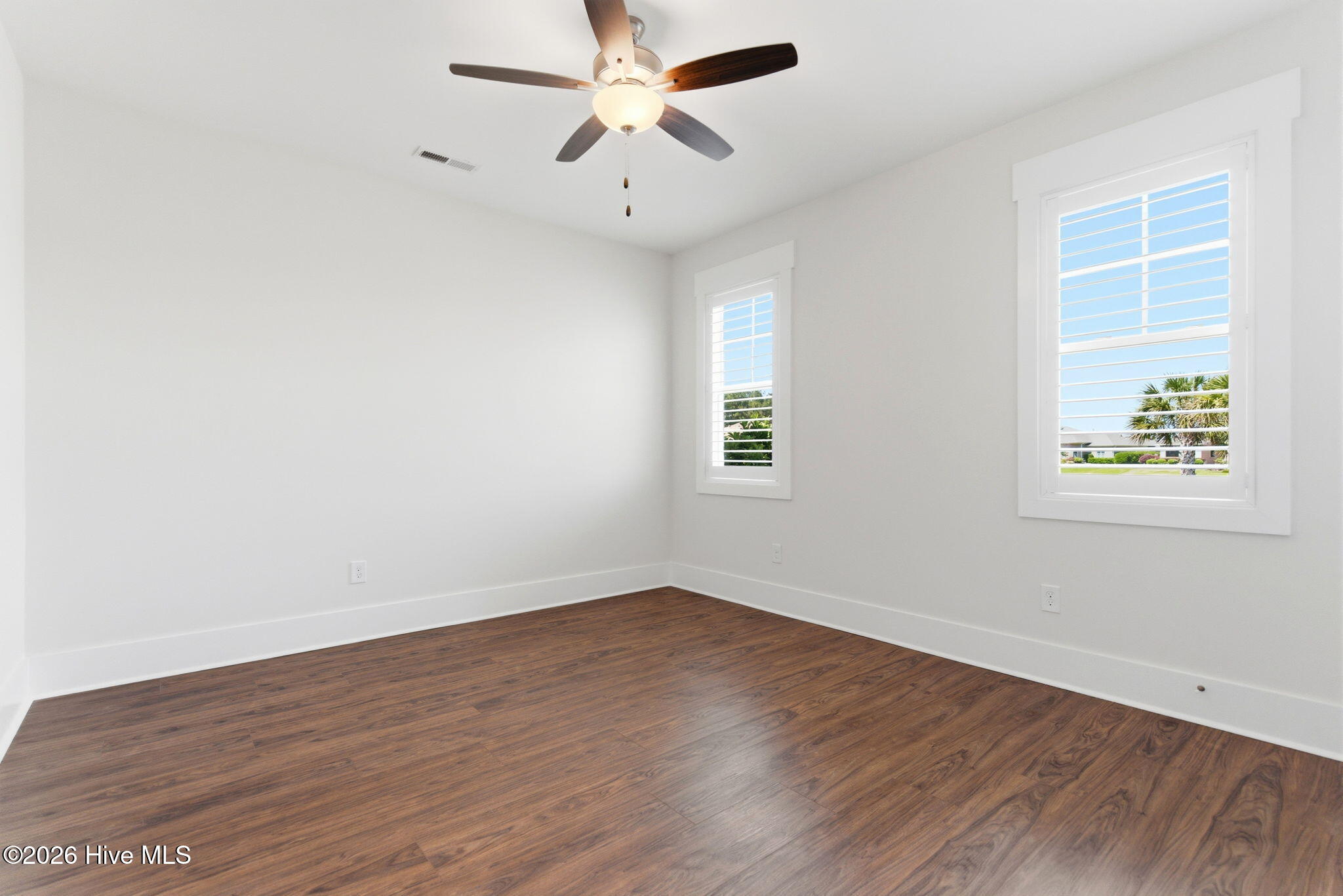 100543119 | Photo 33