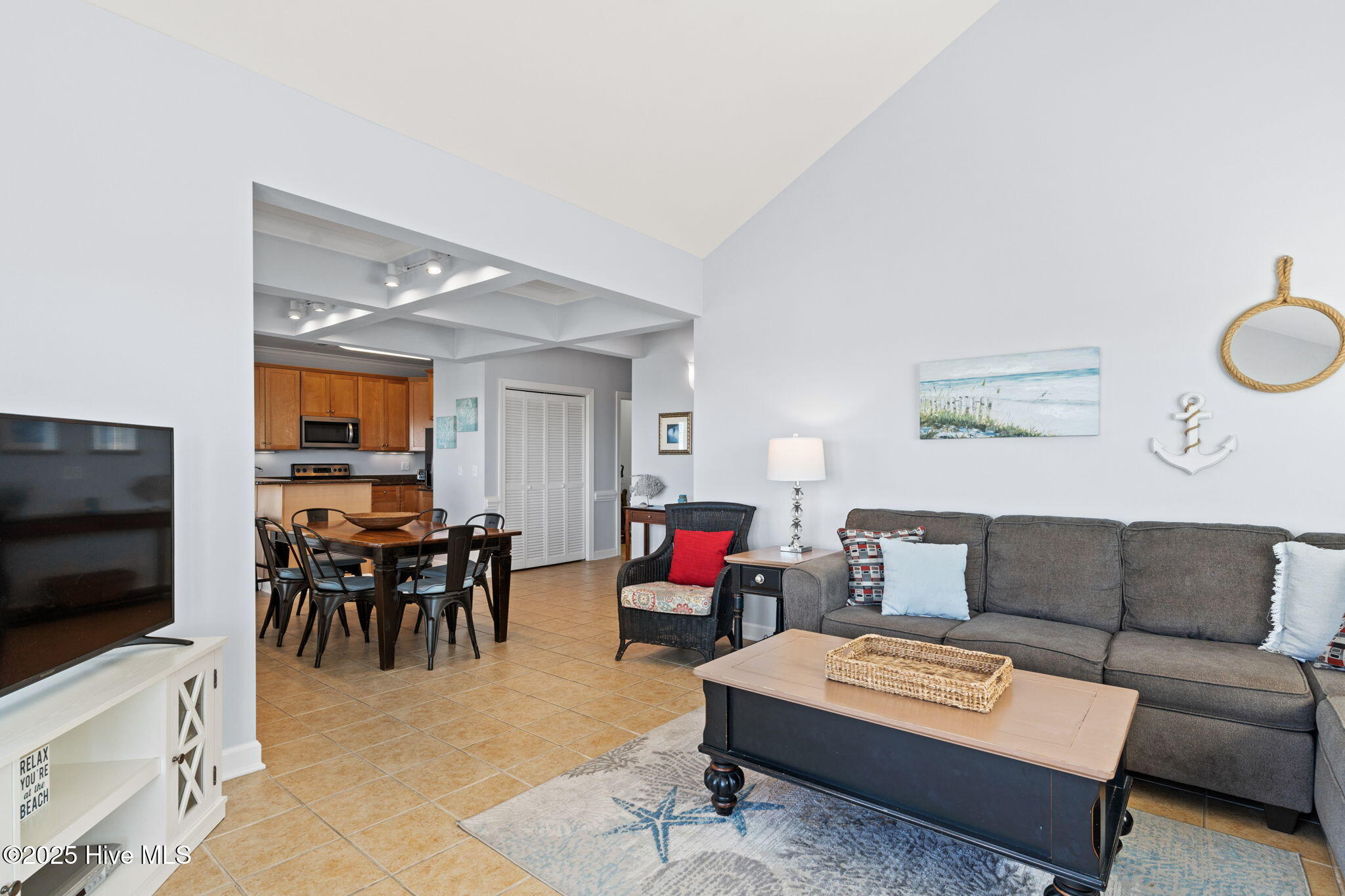 100536833 | Photo 27