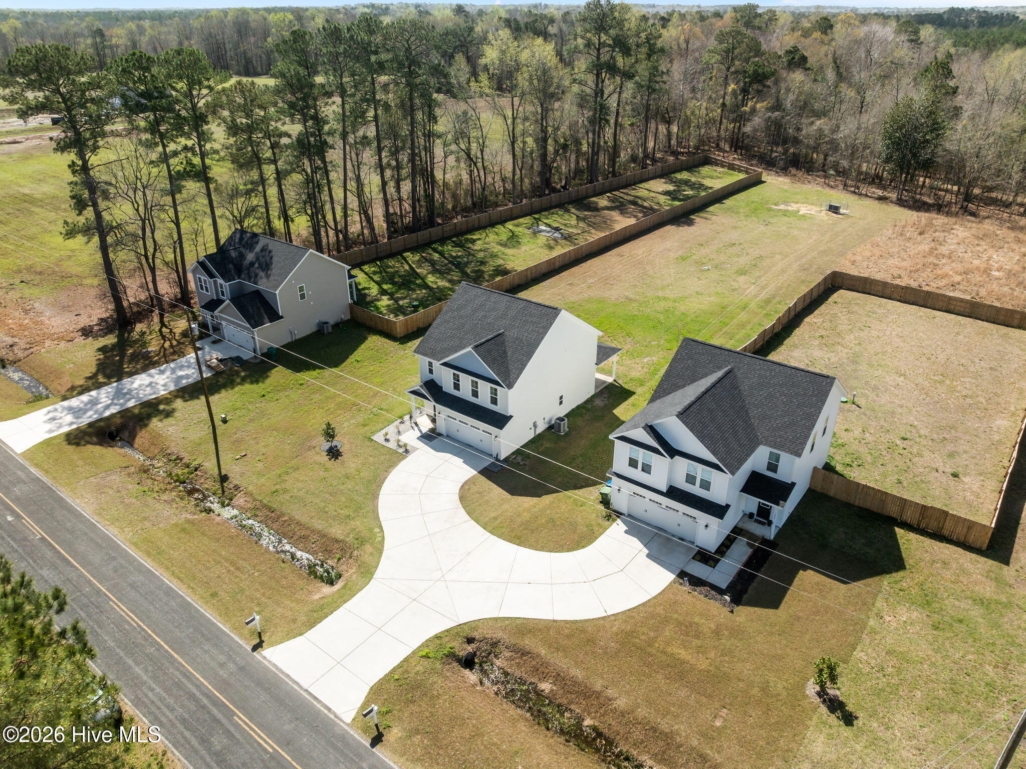 100560857 | Photo 39