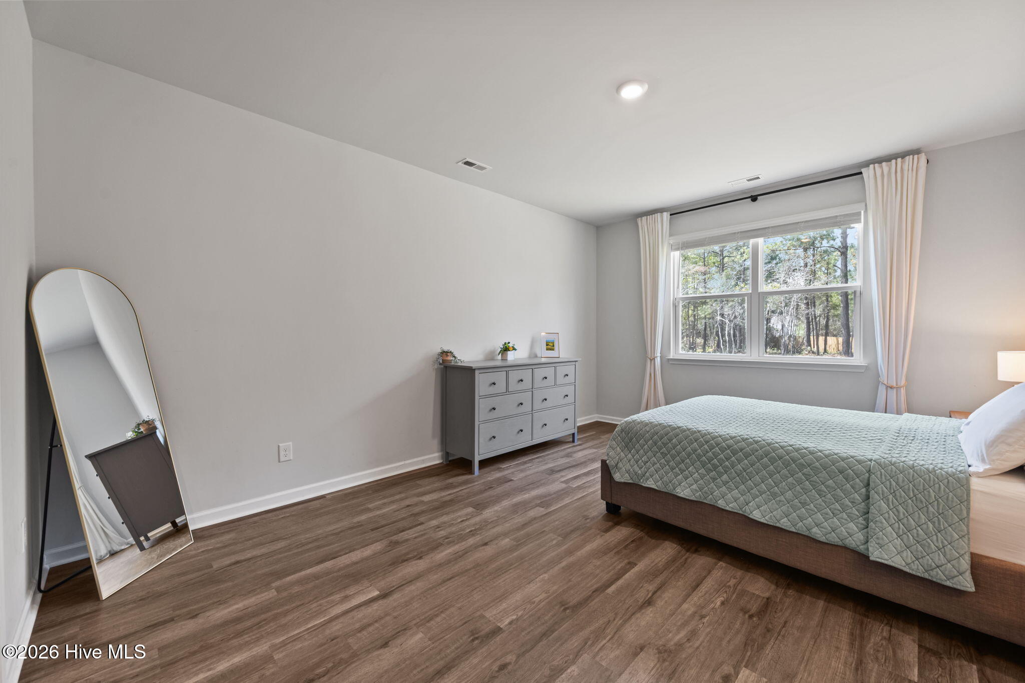 100564273 | Photo 20