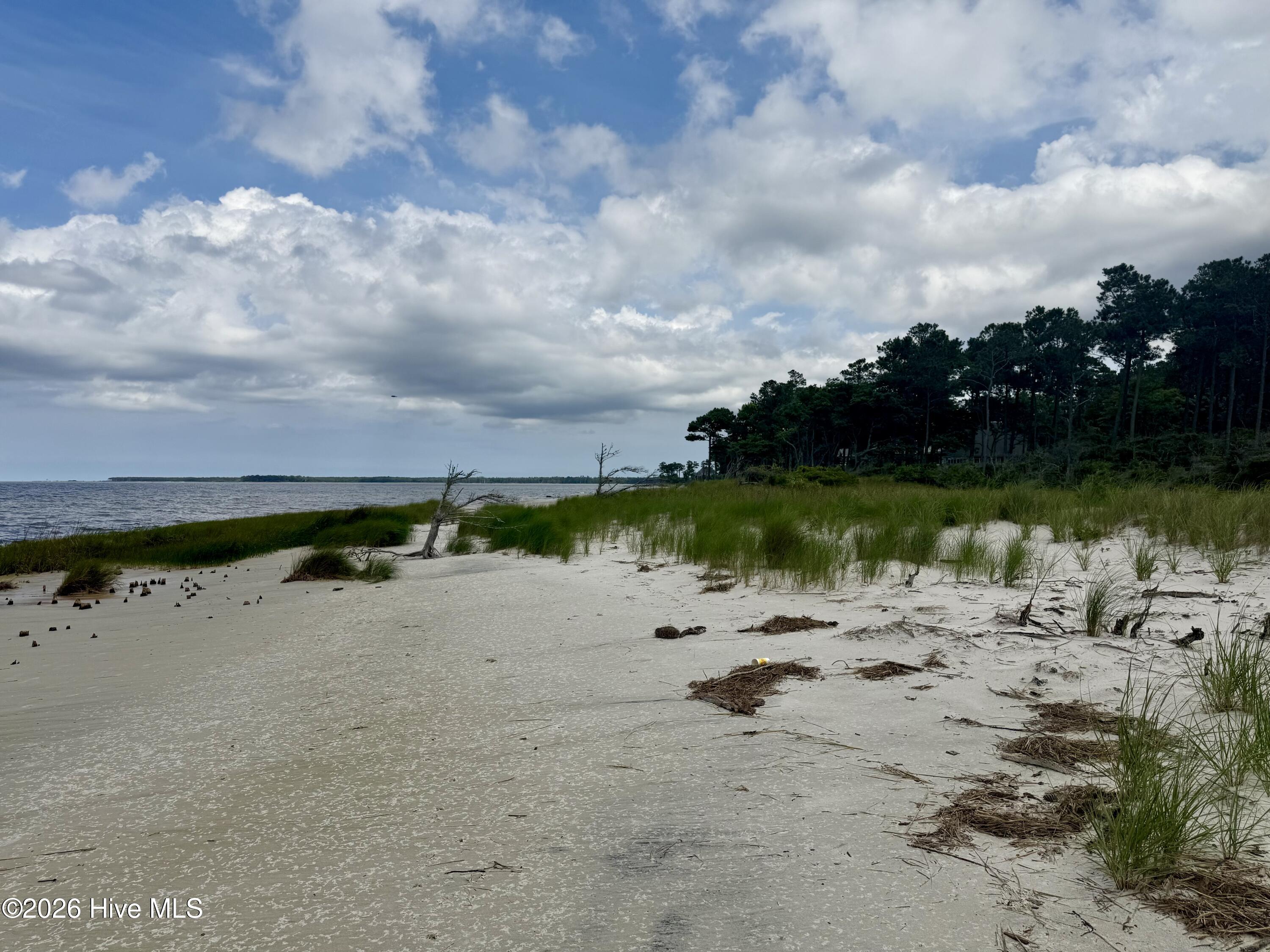 558 Sandy Point 