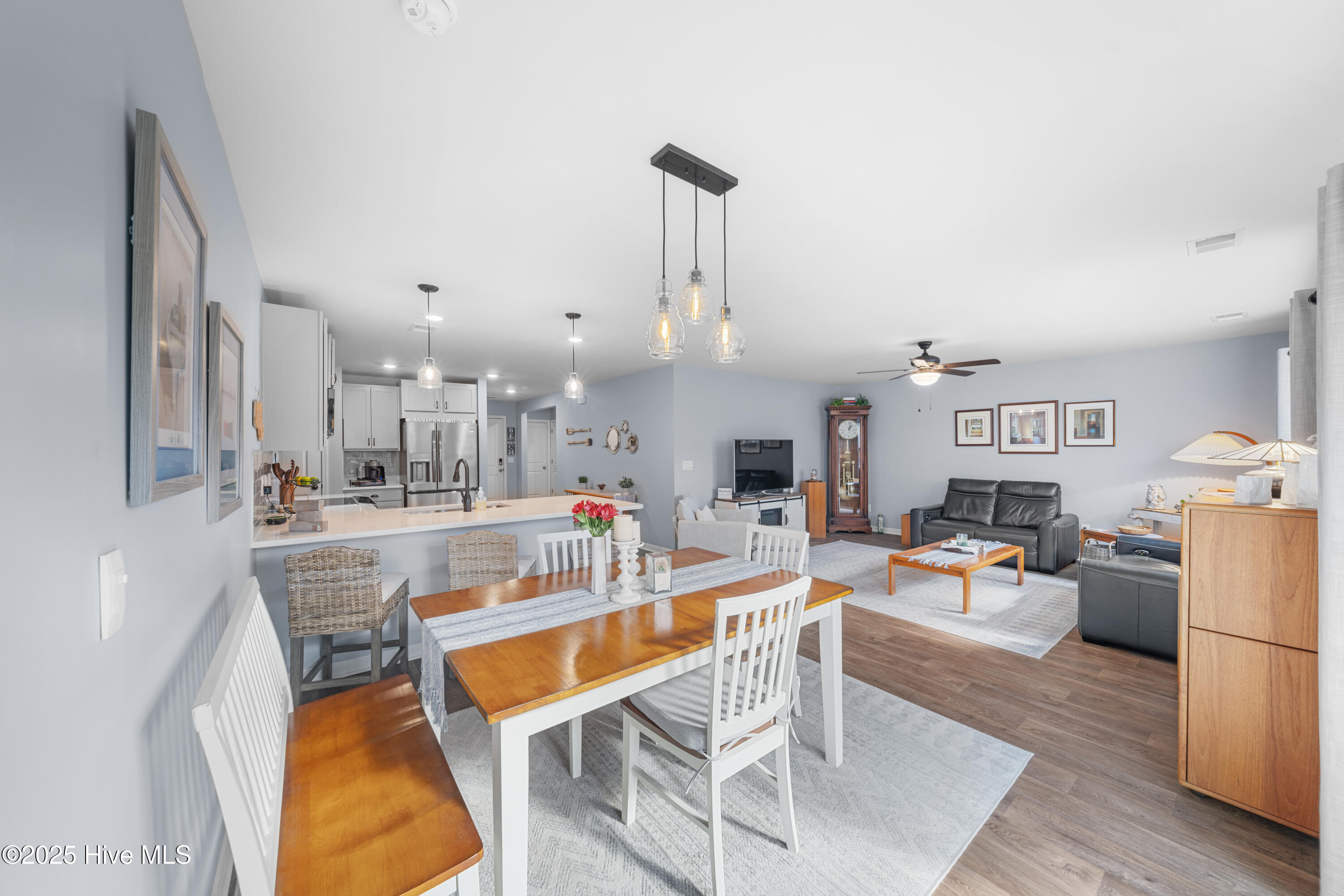 100542617 | Photo 27