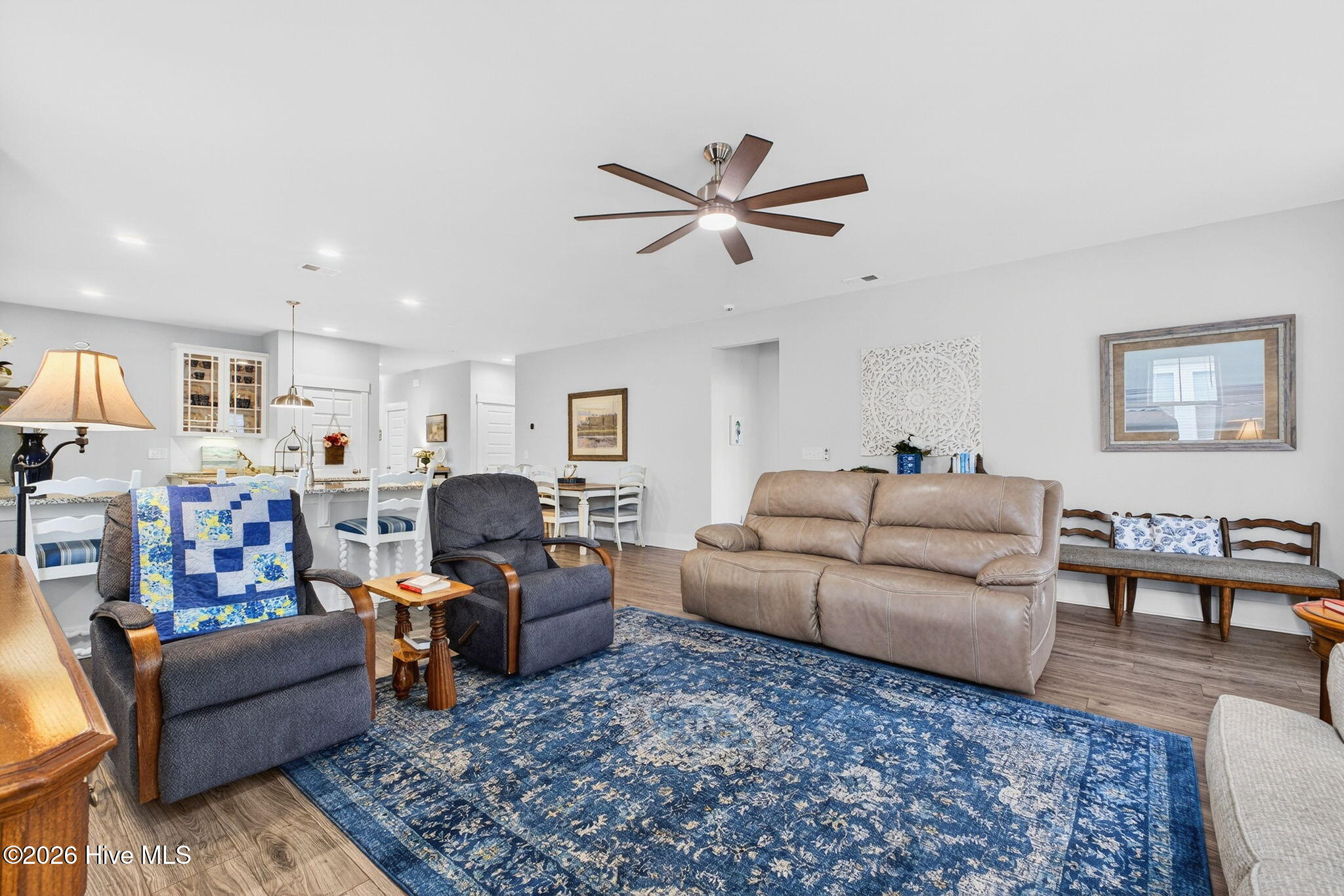 100553997 | Photo 21