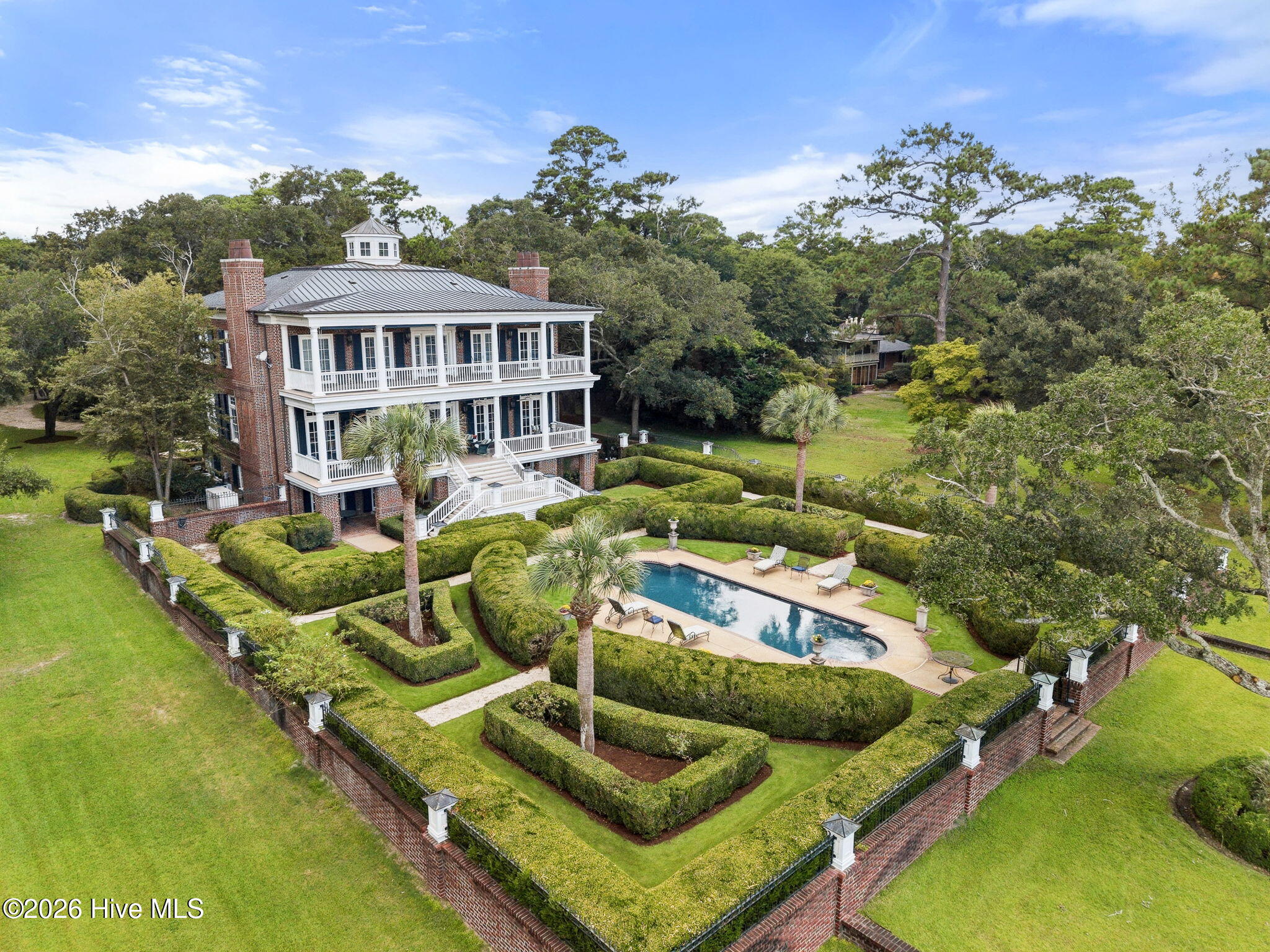 Listing photograph for 7903 Masonboro Sound Road, Wilmington, NC 28409