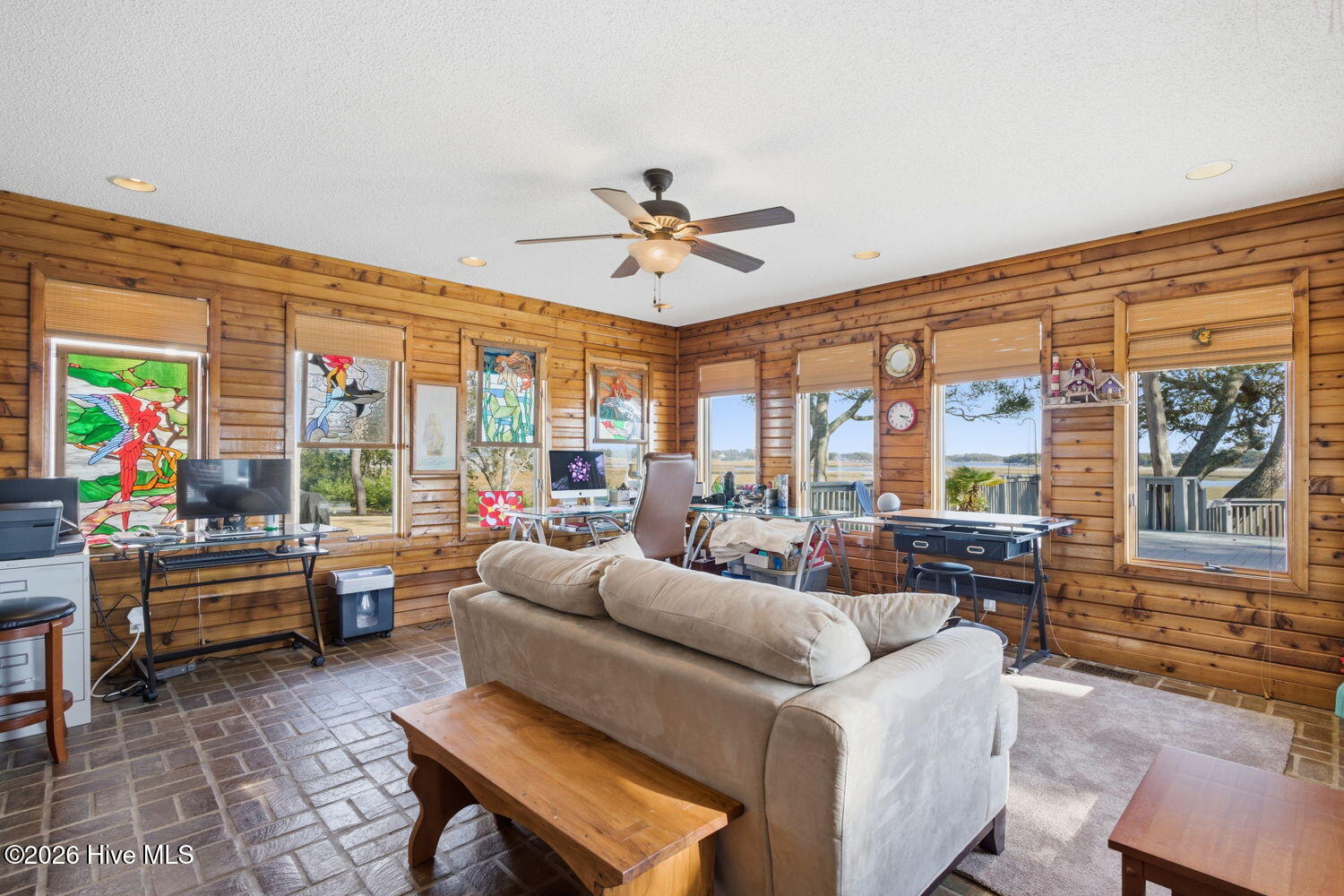 100555679 | Photo 30