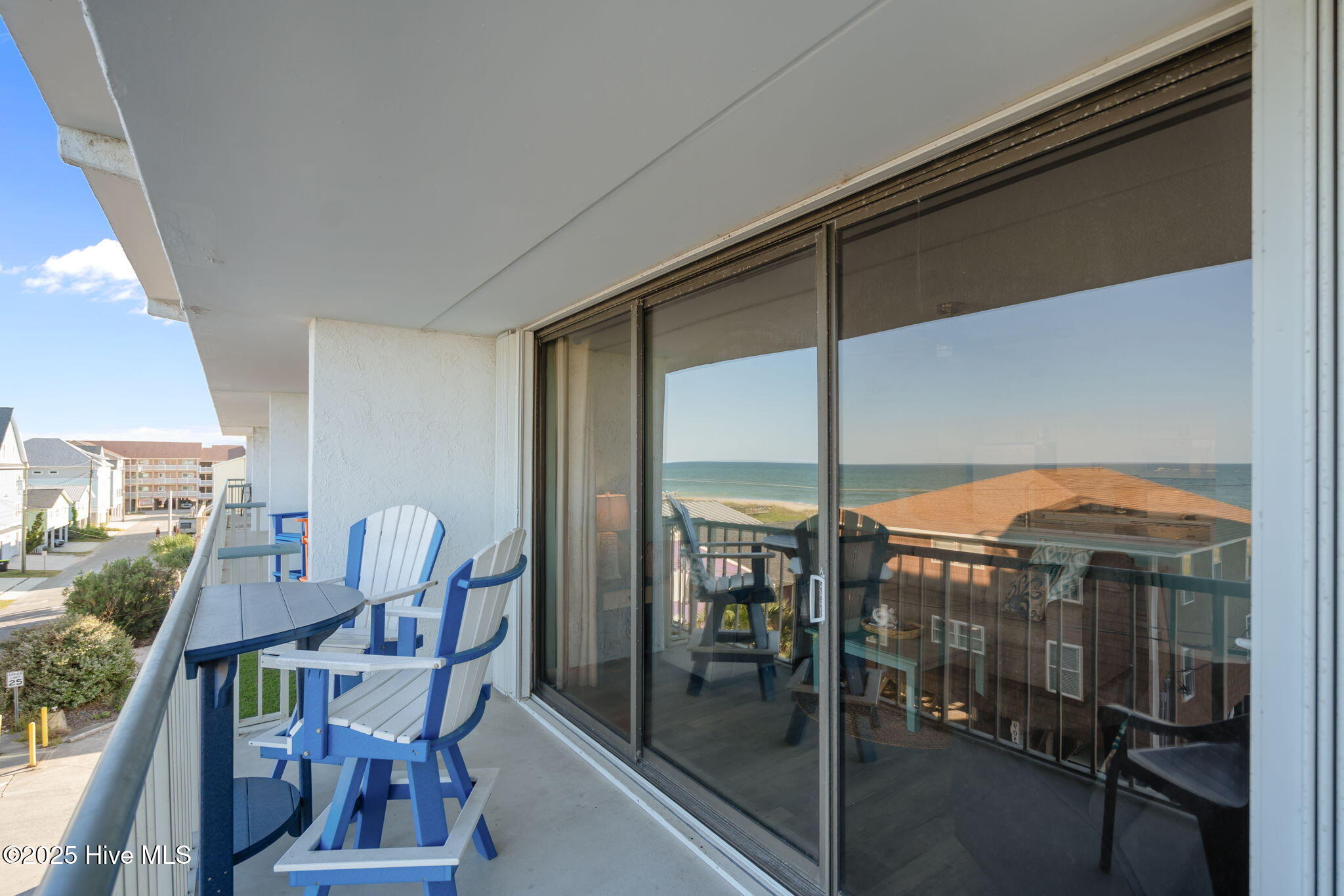 100529086 | Photo 32