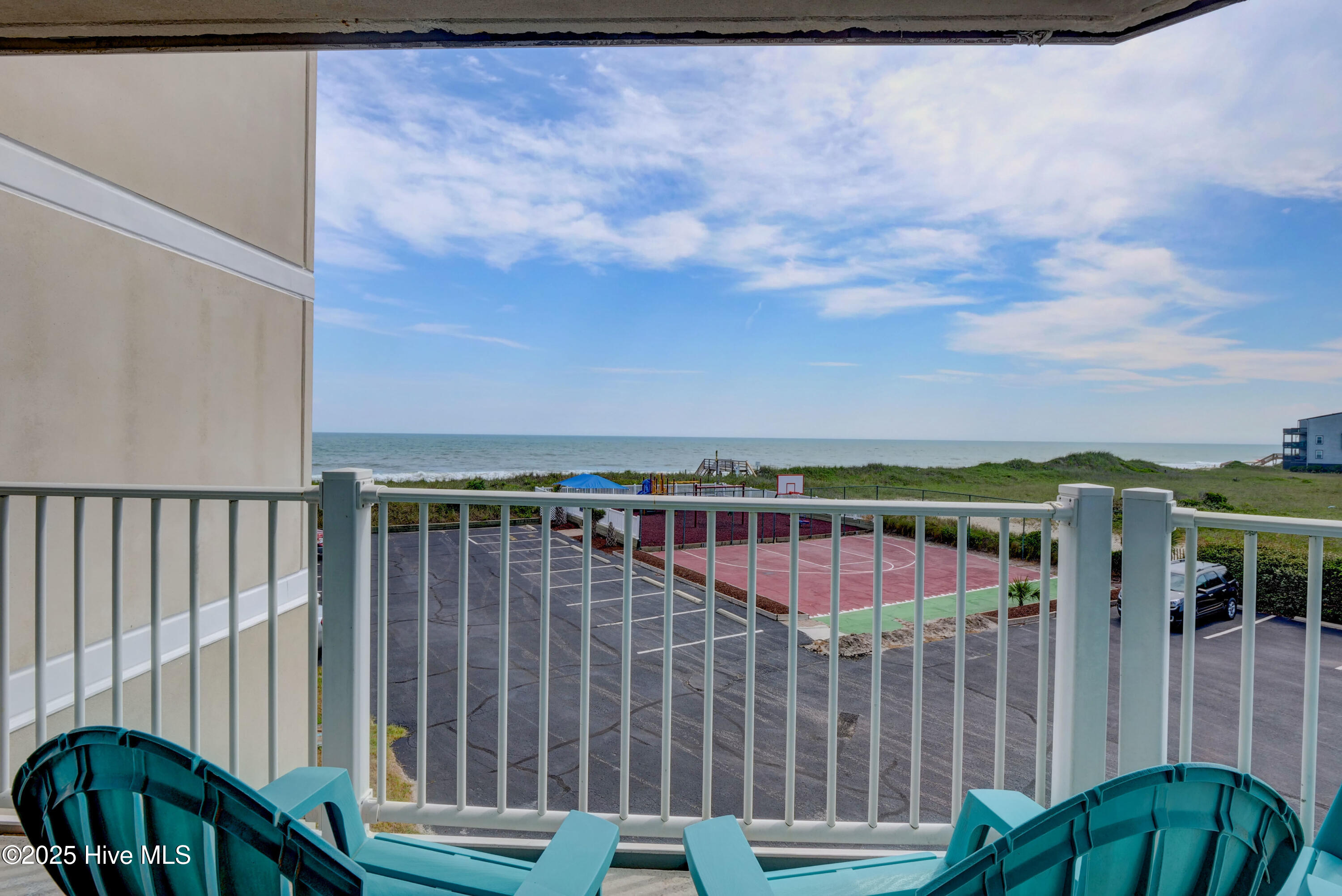 100519676 | Photo 25