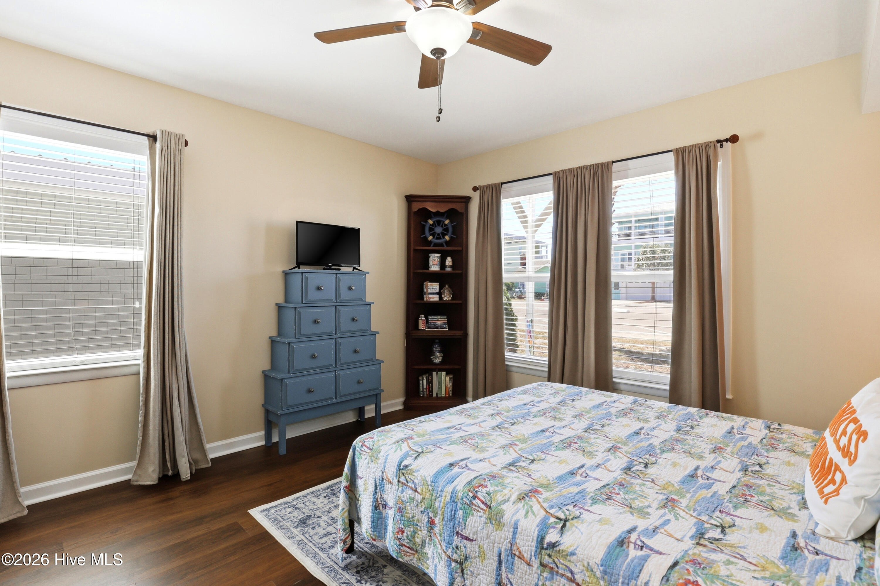 100569412 | Photo 34