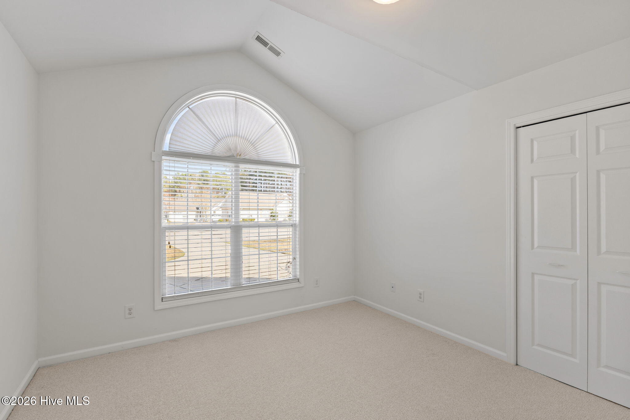 100559736 | Photo 23