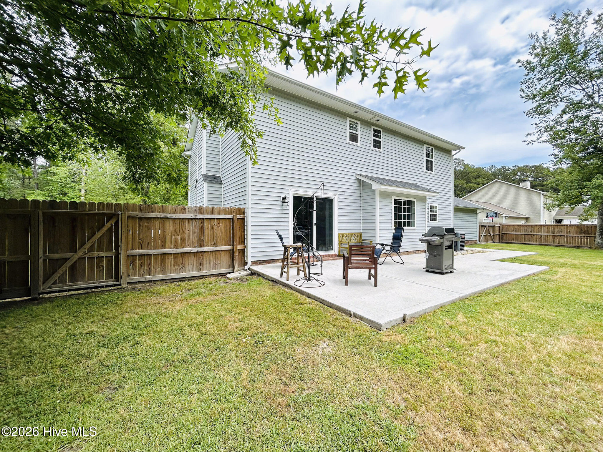 100570244 | Photo 47