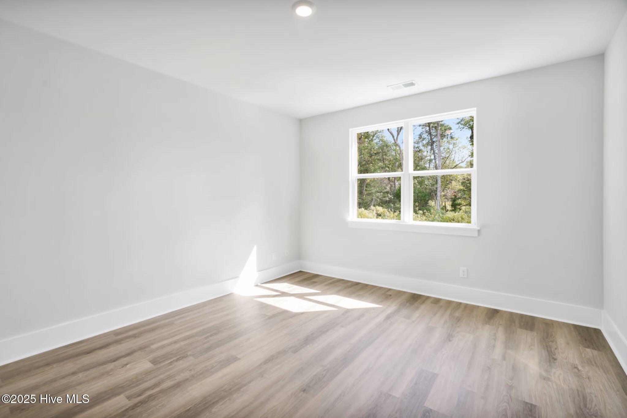 100535802 | Photo 20