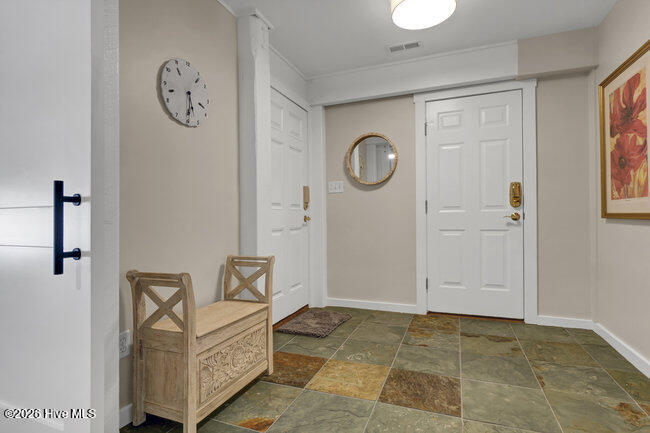 100552893 | Photo 42