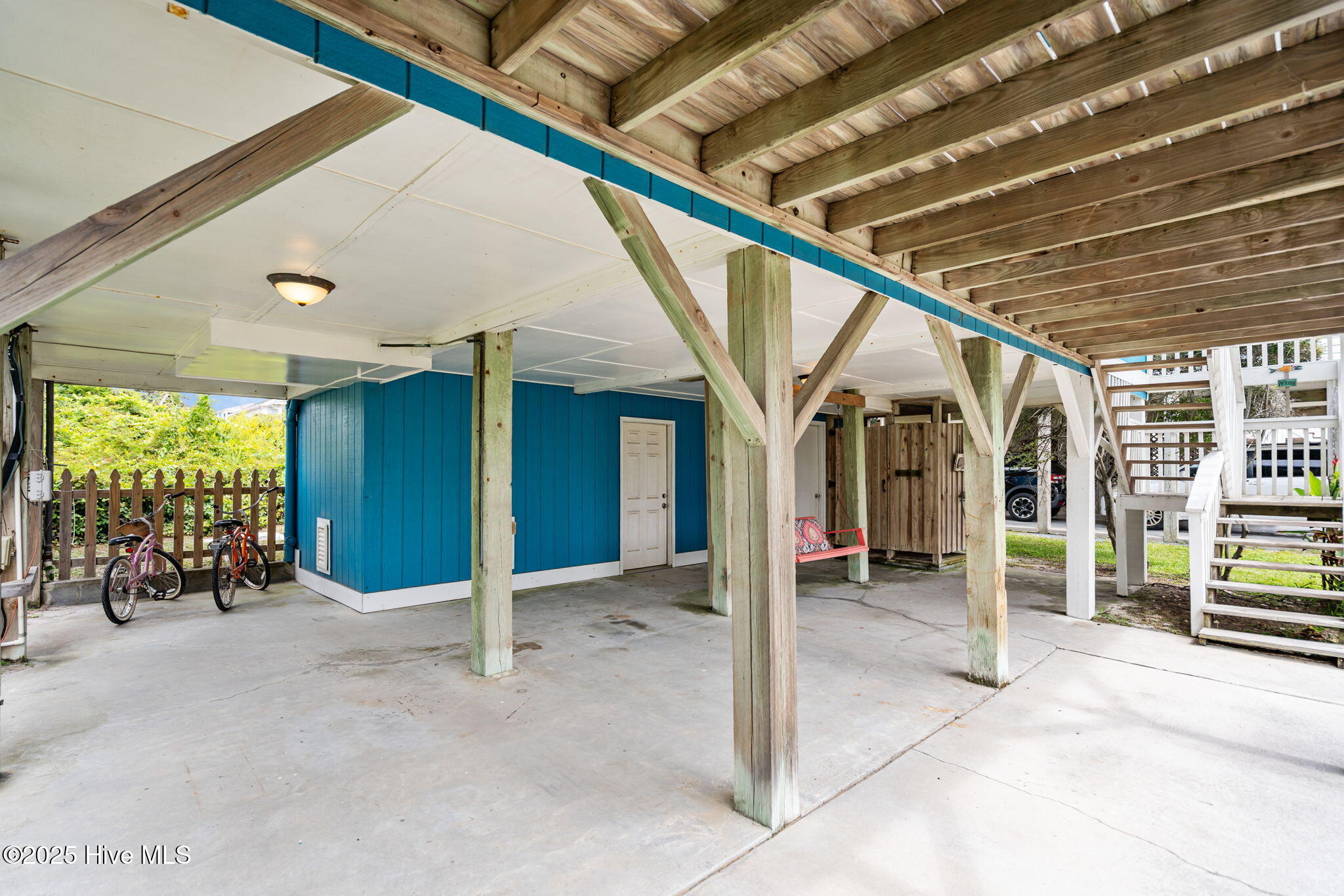 100531586 | Photo 43