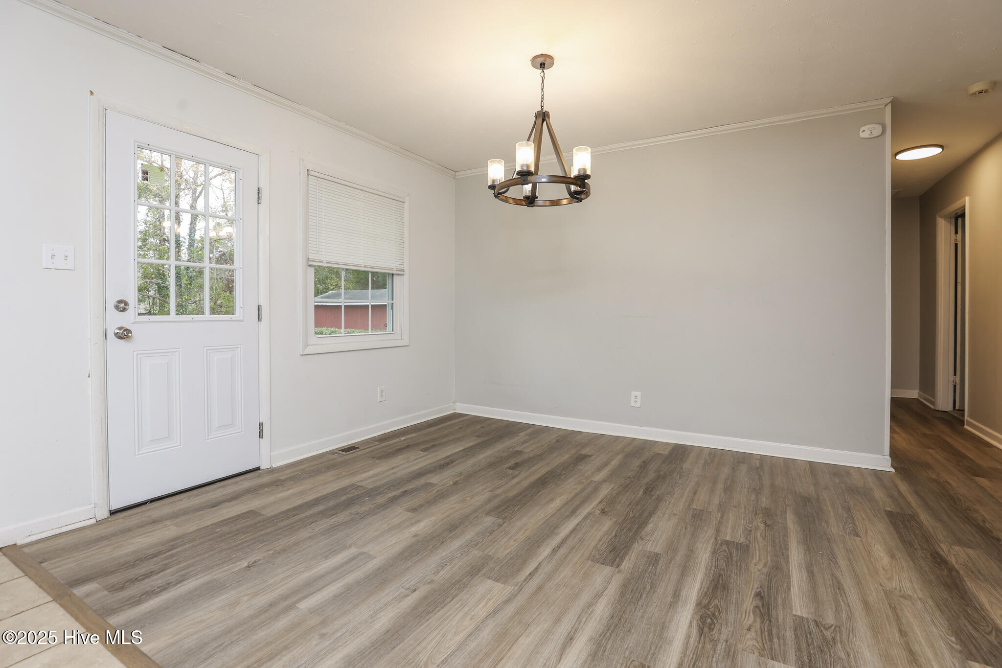 100546143 | Photo 12