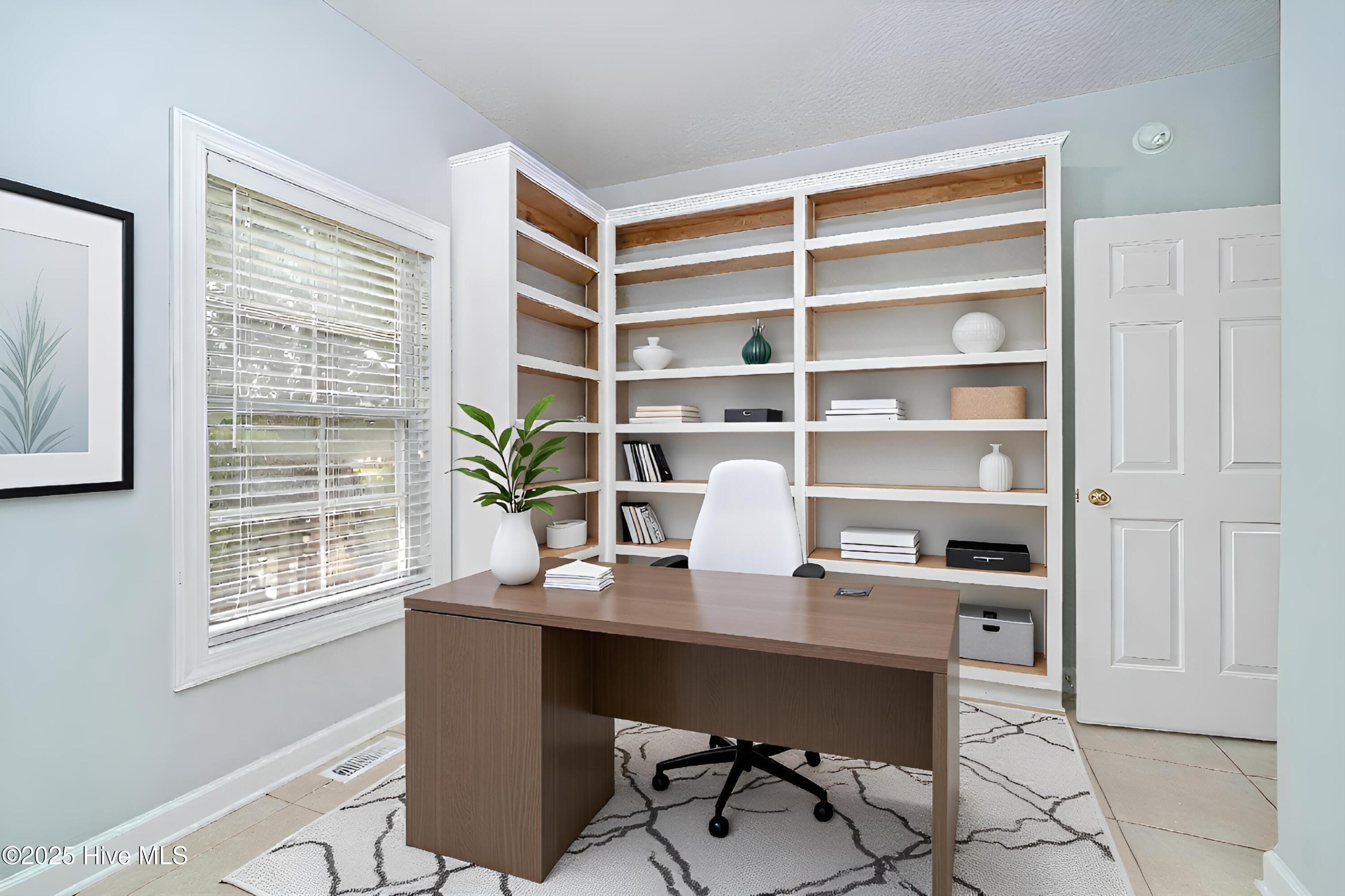 100536264 | Photo 18