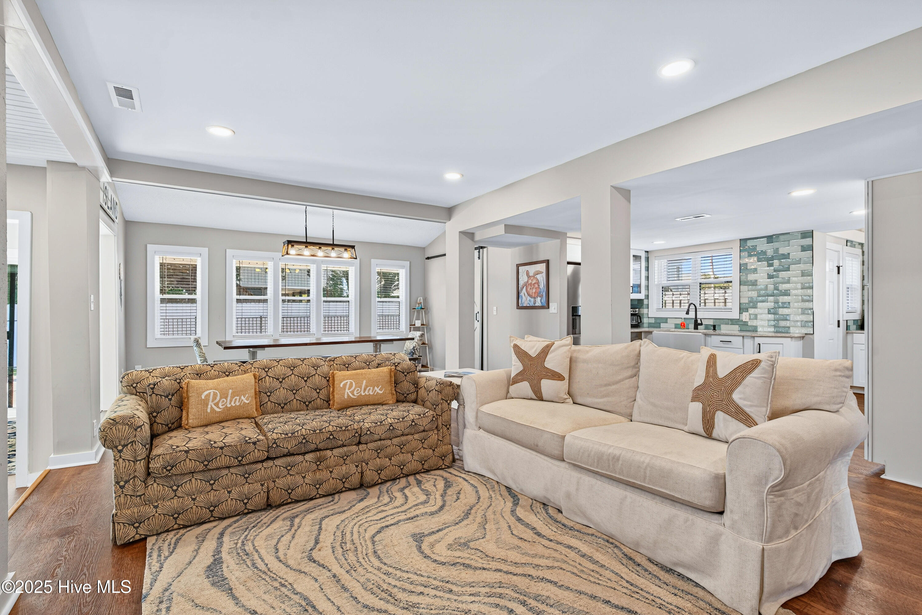 100537887 | Photo 13