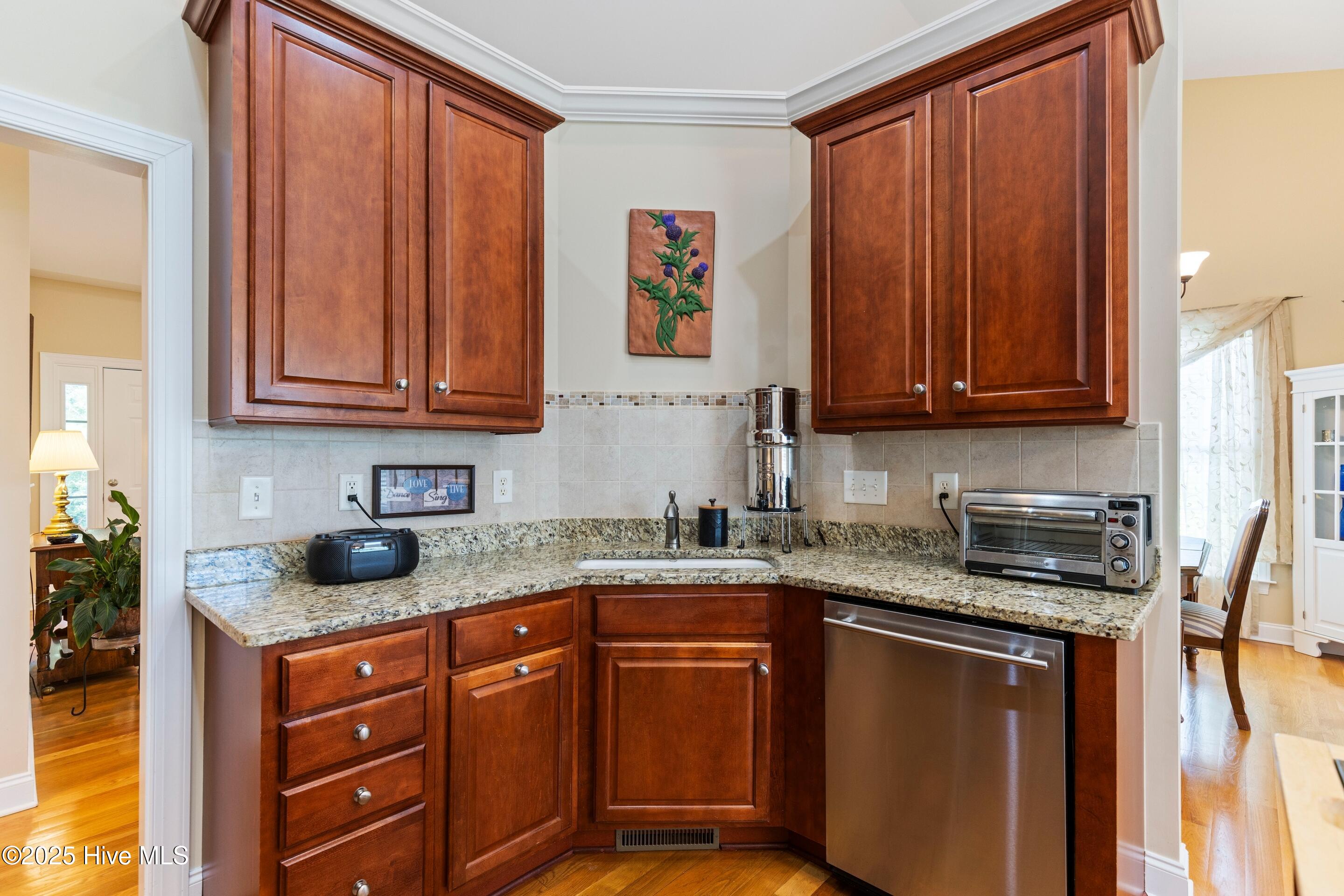 100514713 | Photo 19