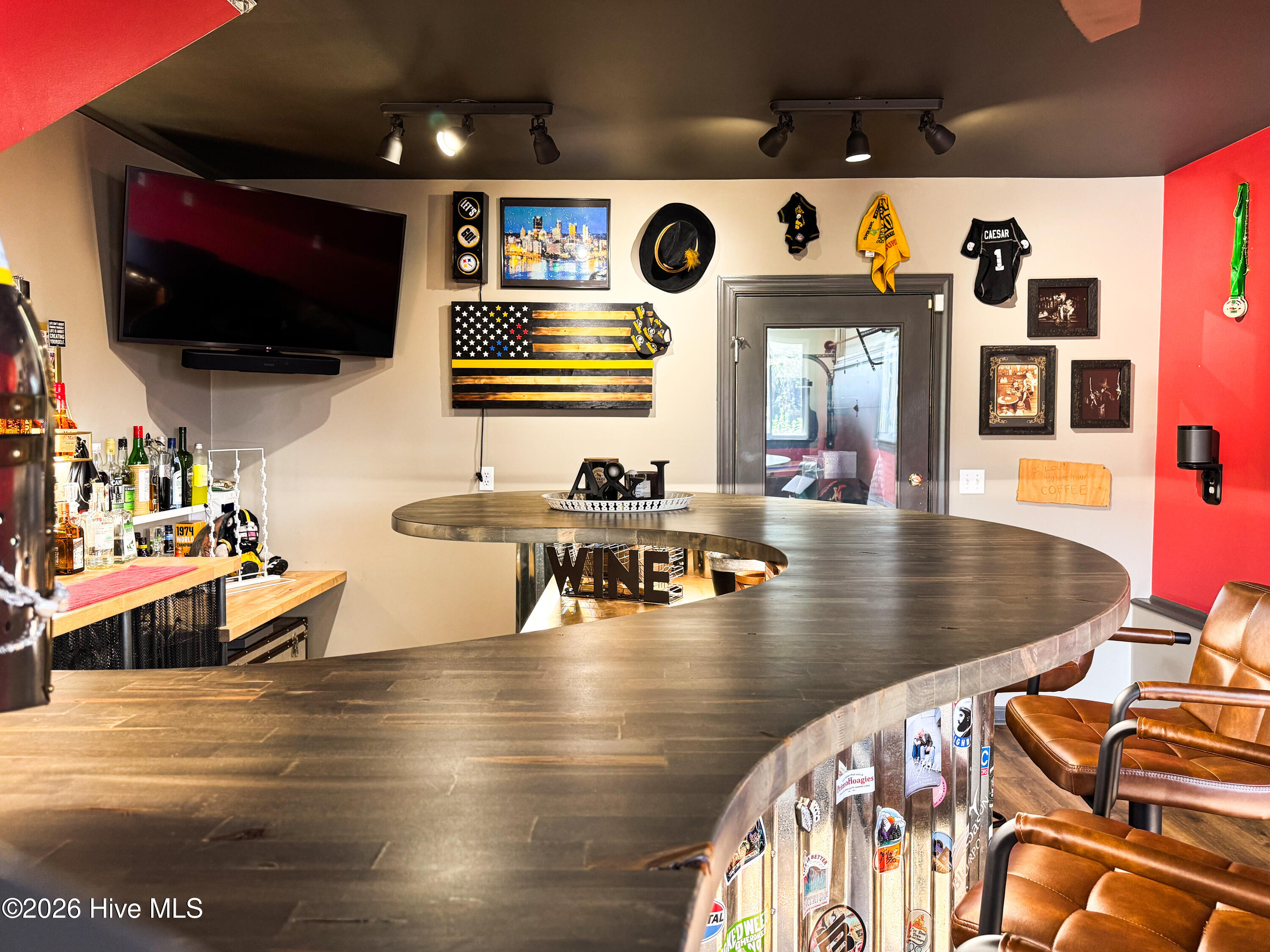 100565169 | Photo 23