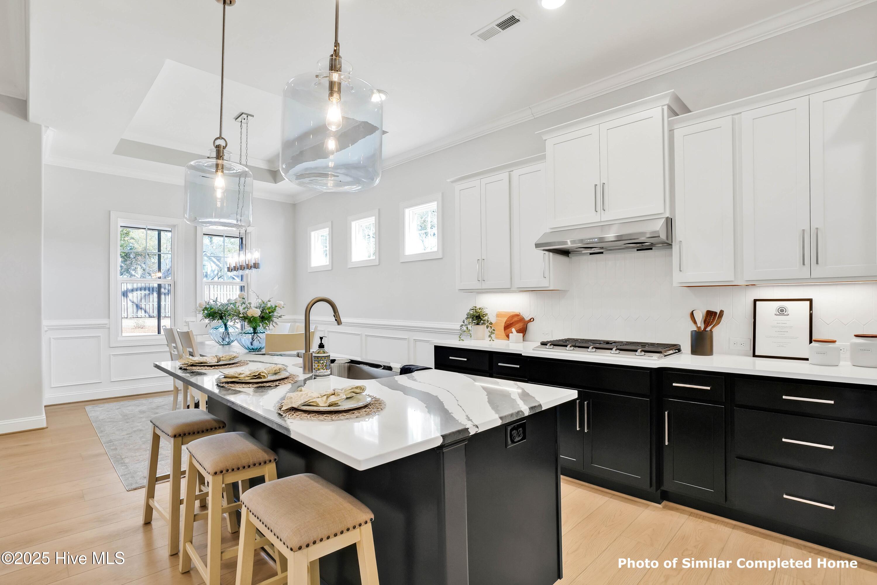 100543786 | Photo 12