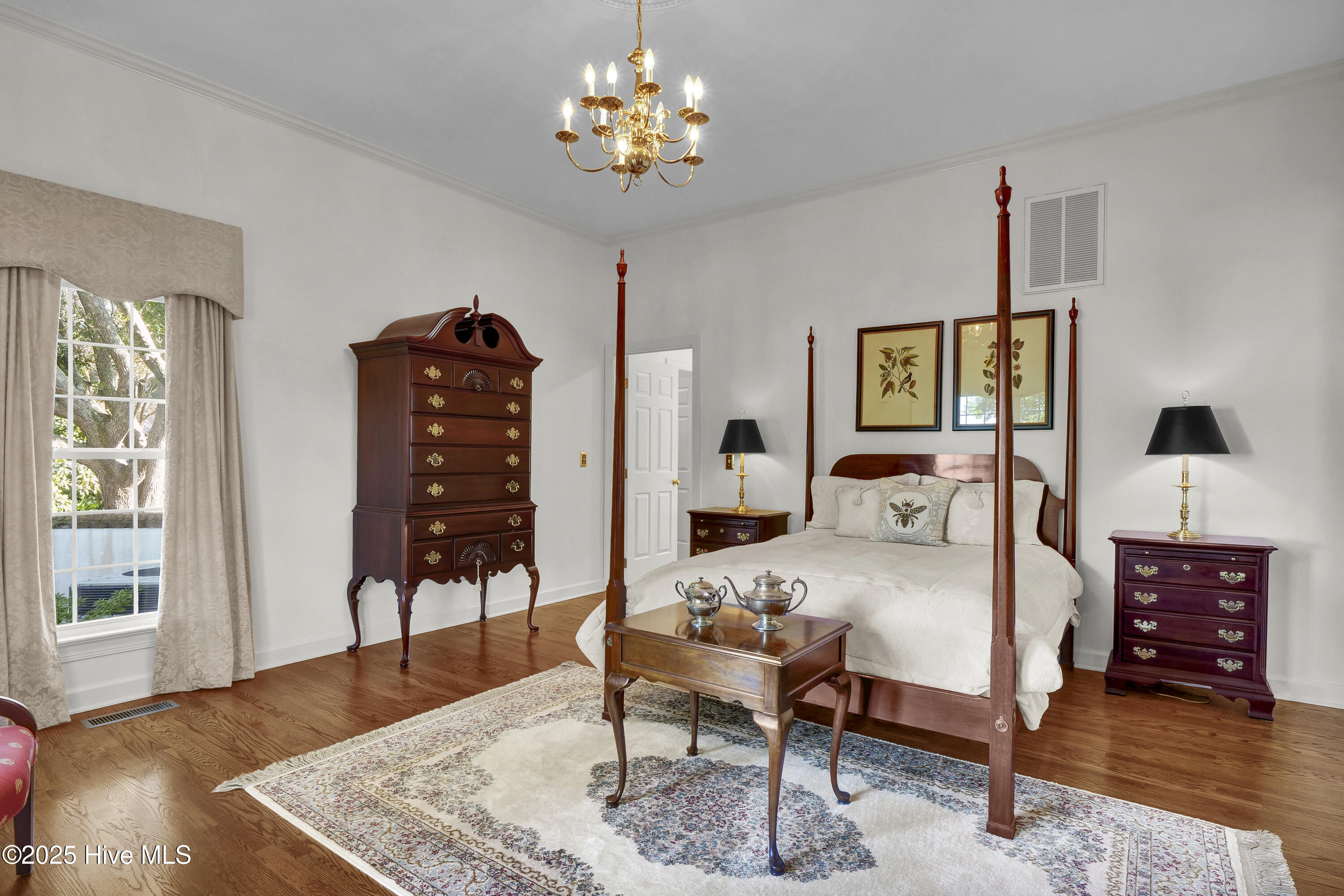 100541341 | Photo 34