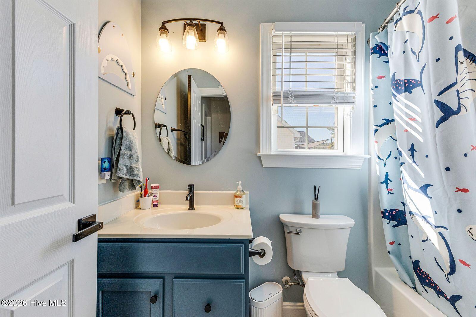 100548177 | Photo 21