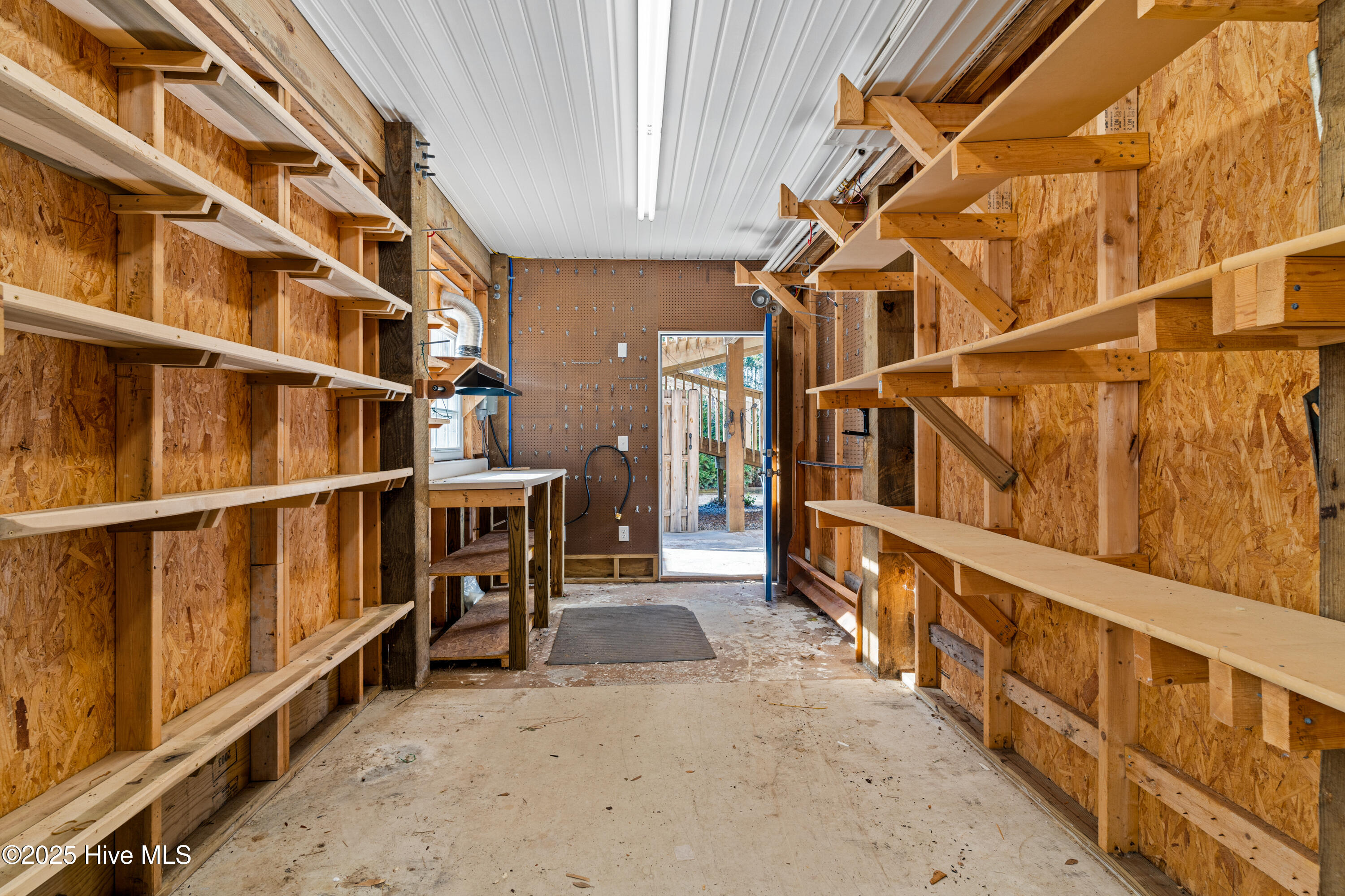 100482741 | Photo 26