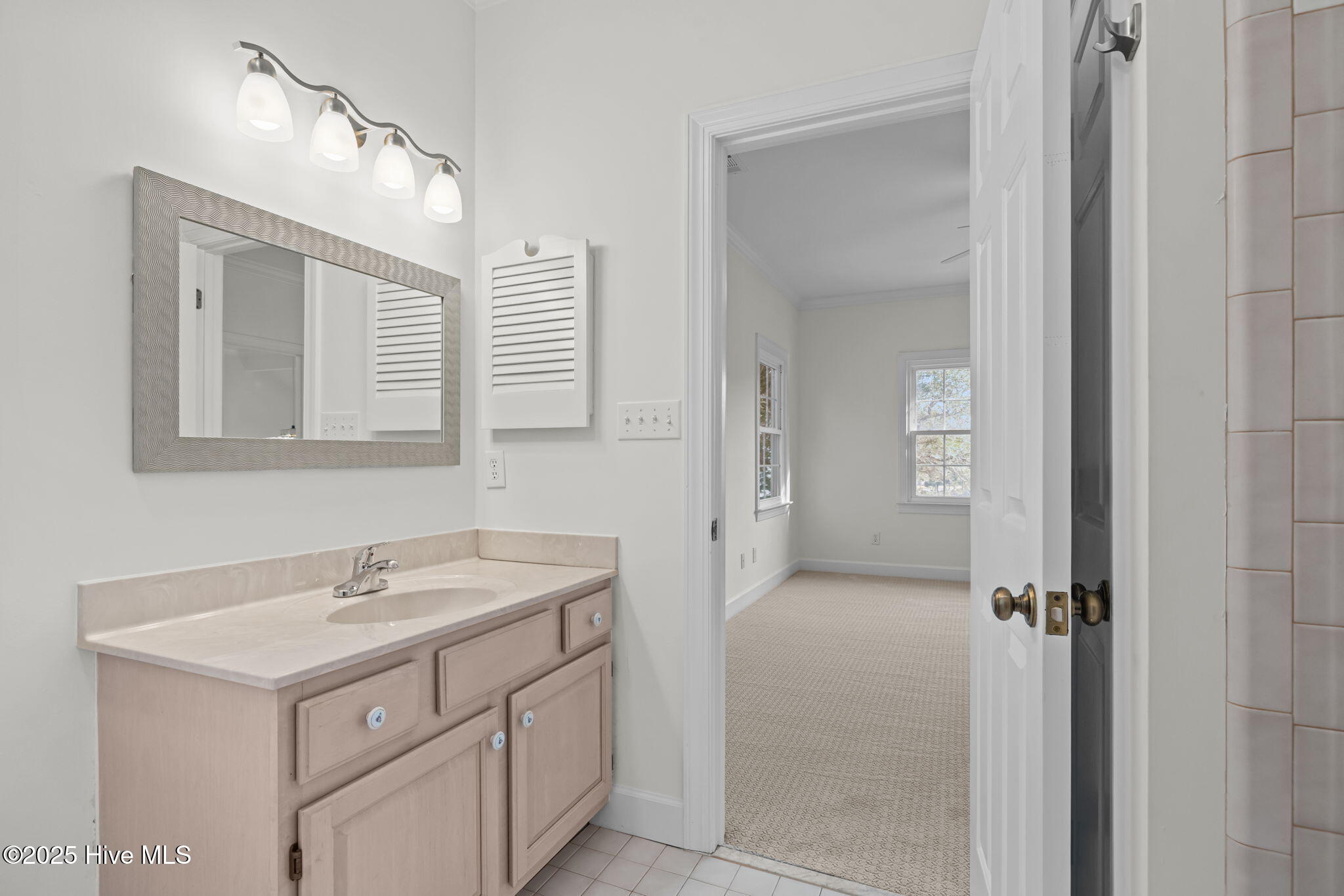 100542960 | Photo 41