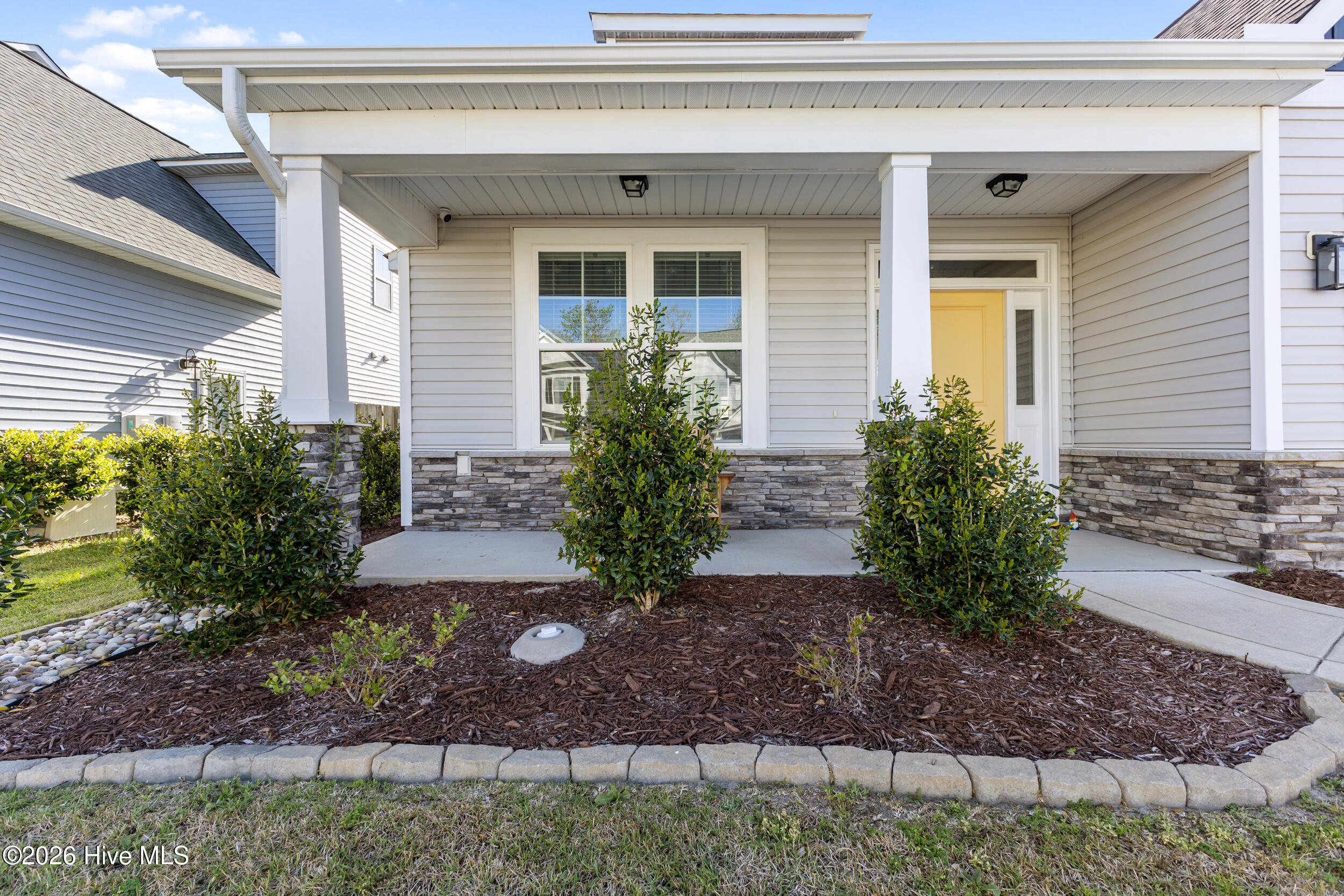 100565855 | Photo 66