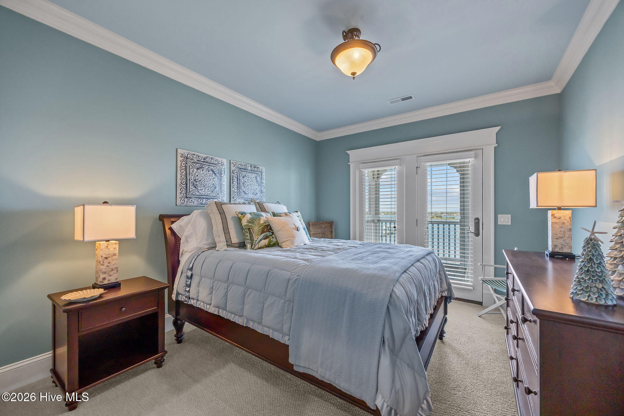 100564617 | Photo 49