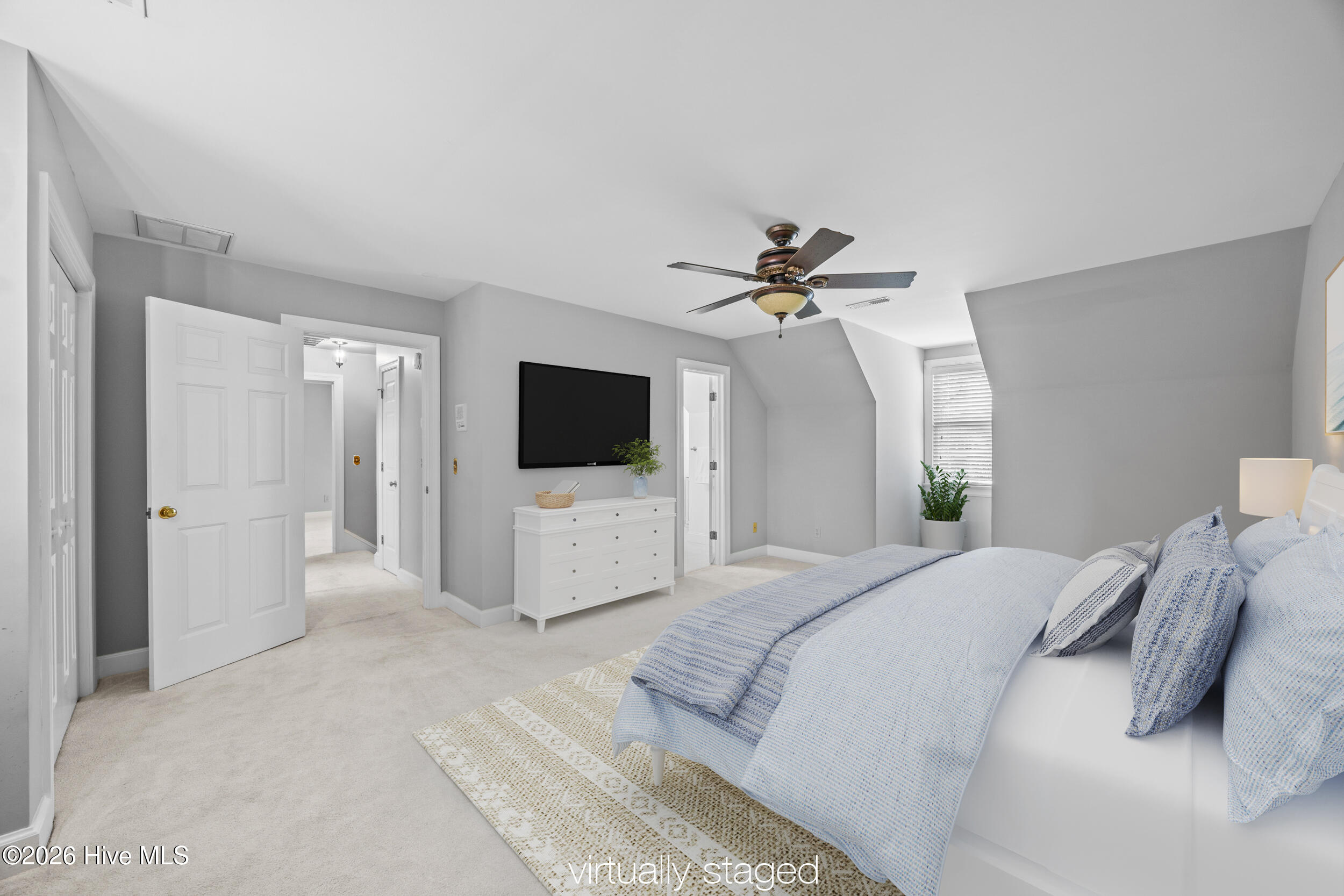 100560704 | Photo 39