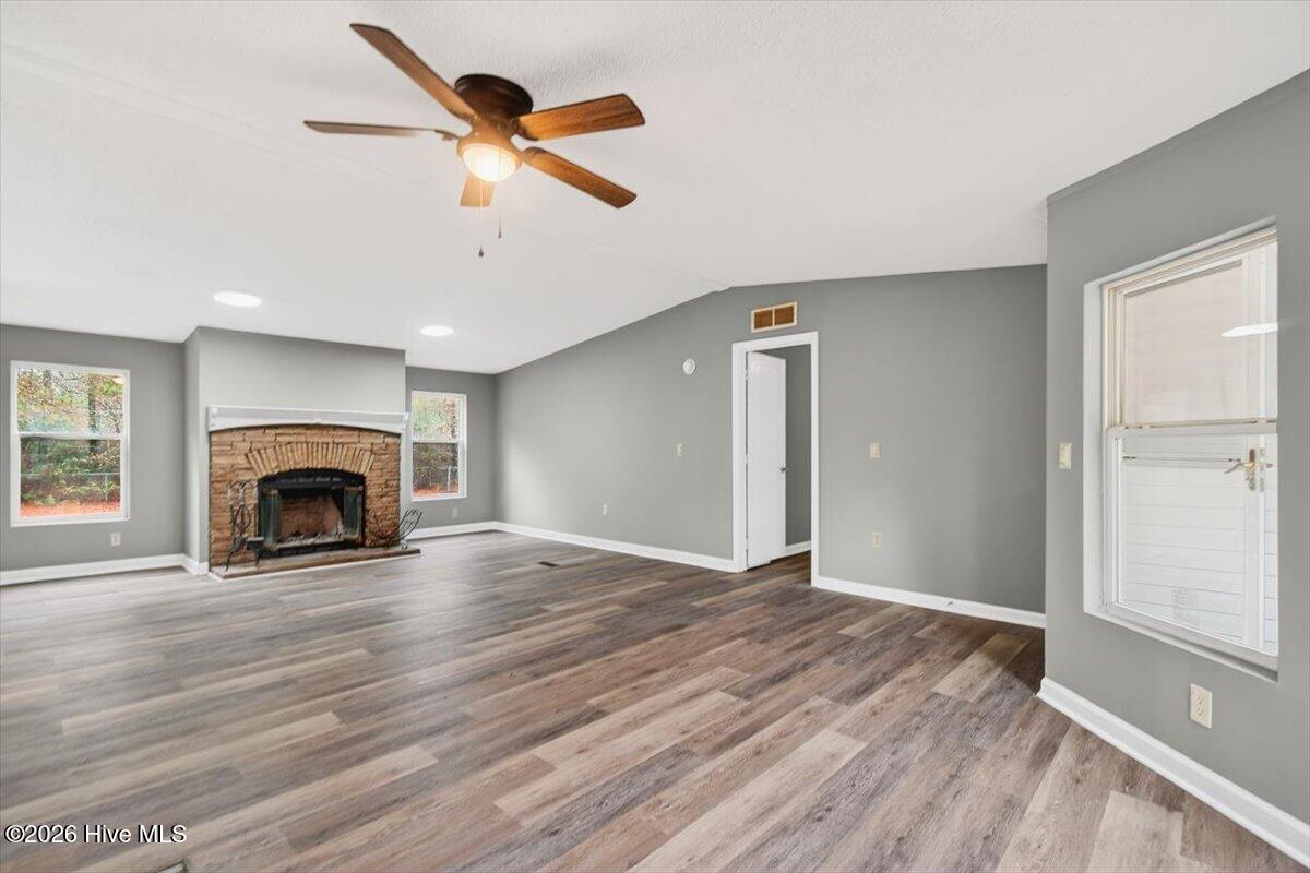 100554719 | Photo 12