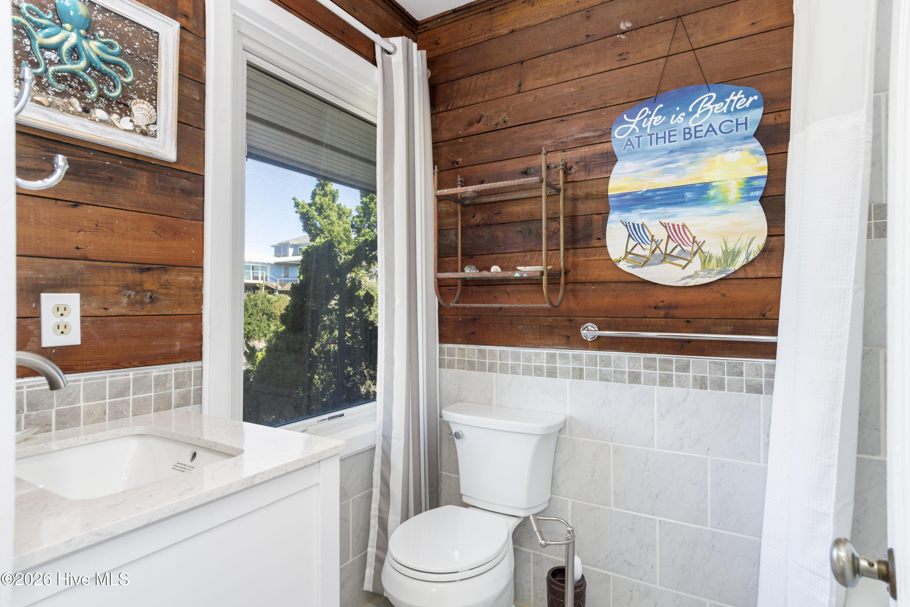 100553292 | Photo 47