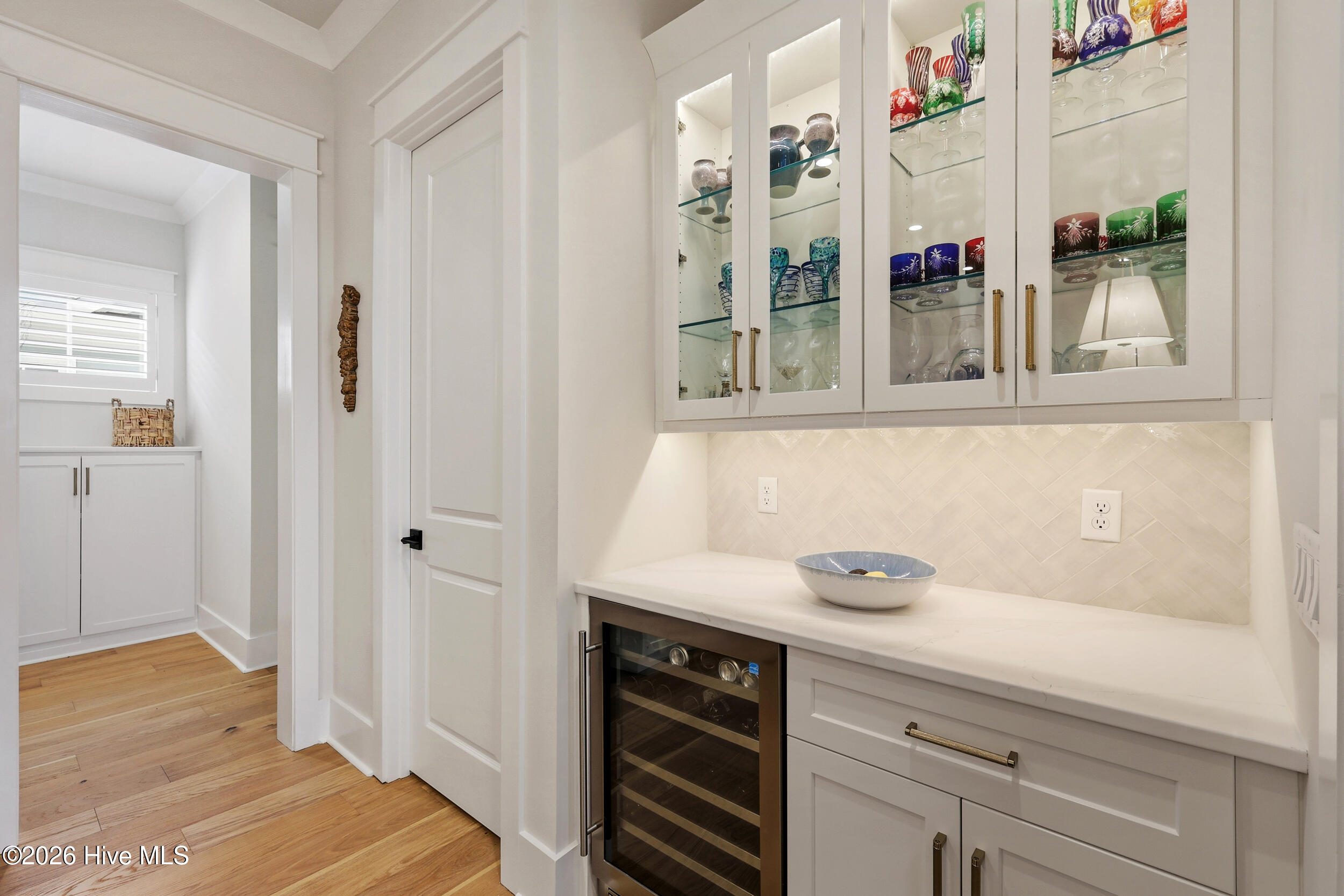 100566937 | Photo 23