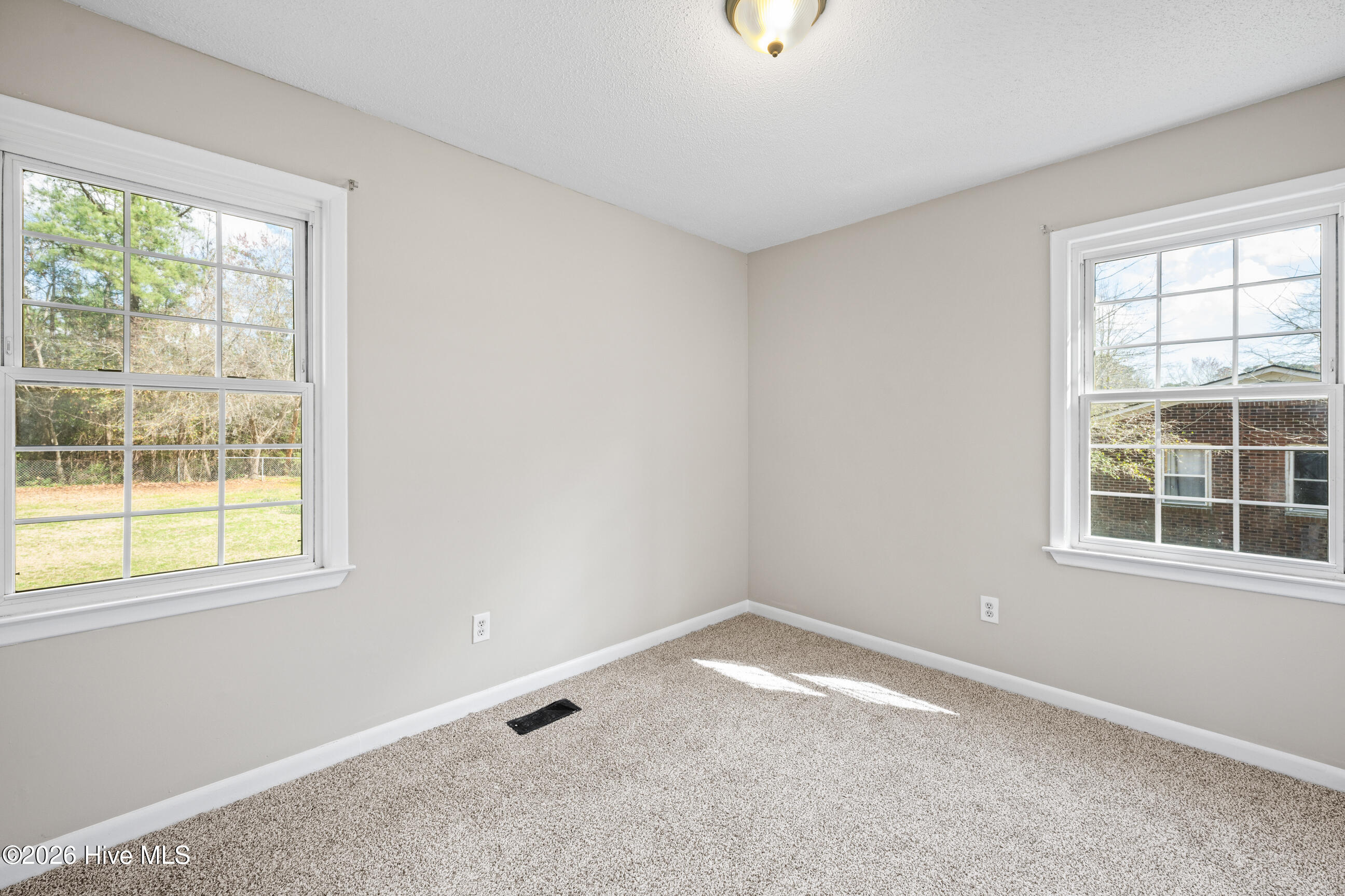 100559585 | Photo 17