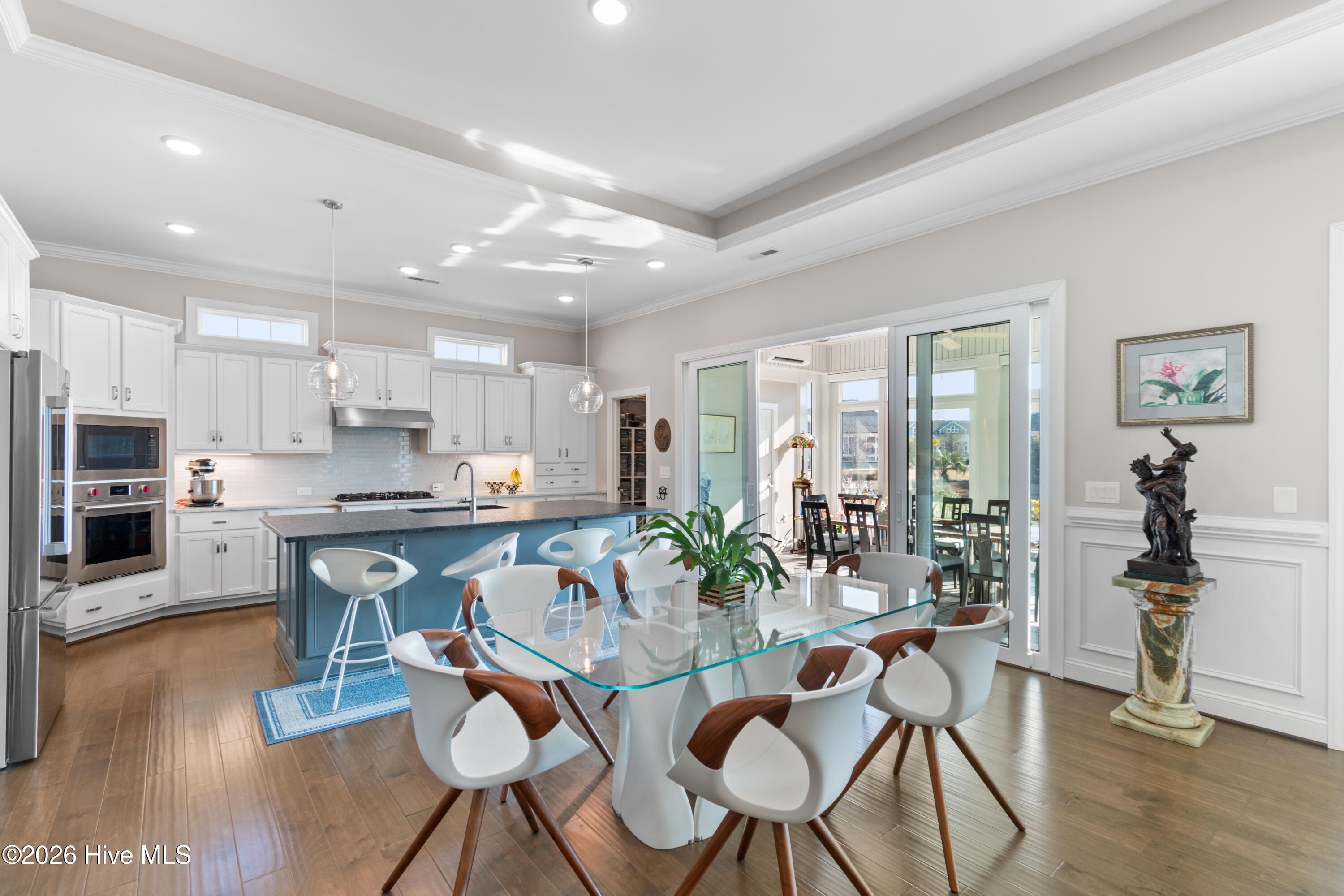 100560288 | Photo 15