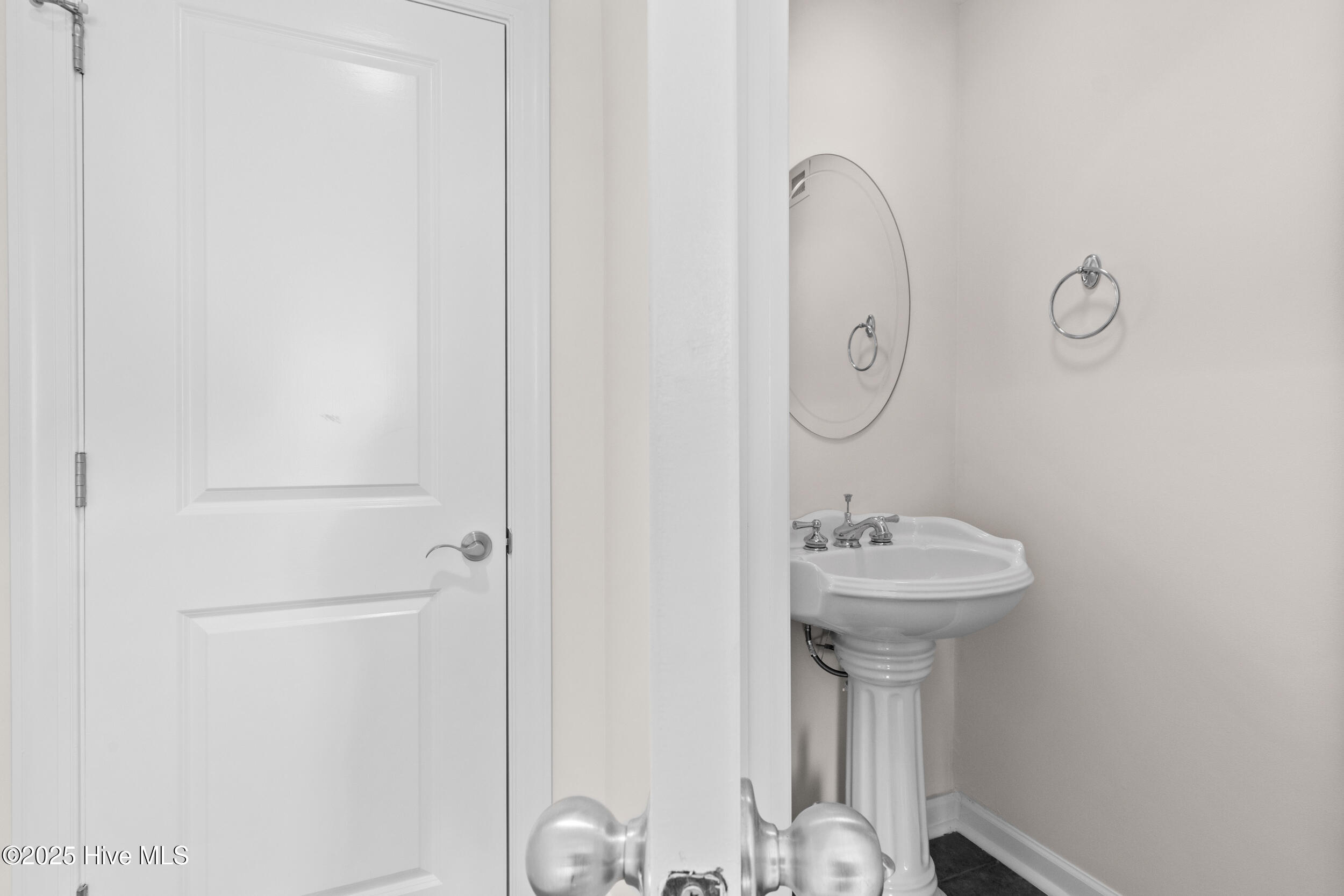 100541482 | Photo 30