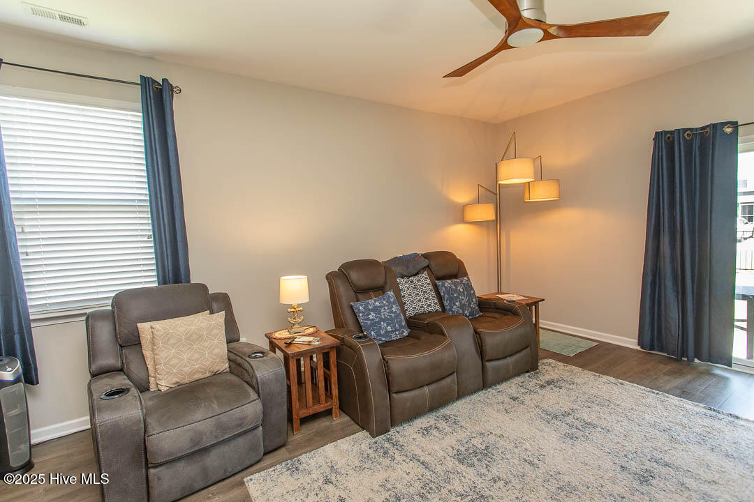 100529598 | Photo 15