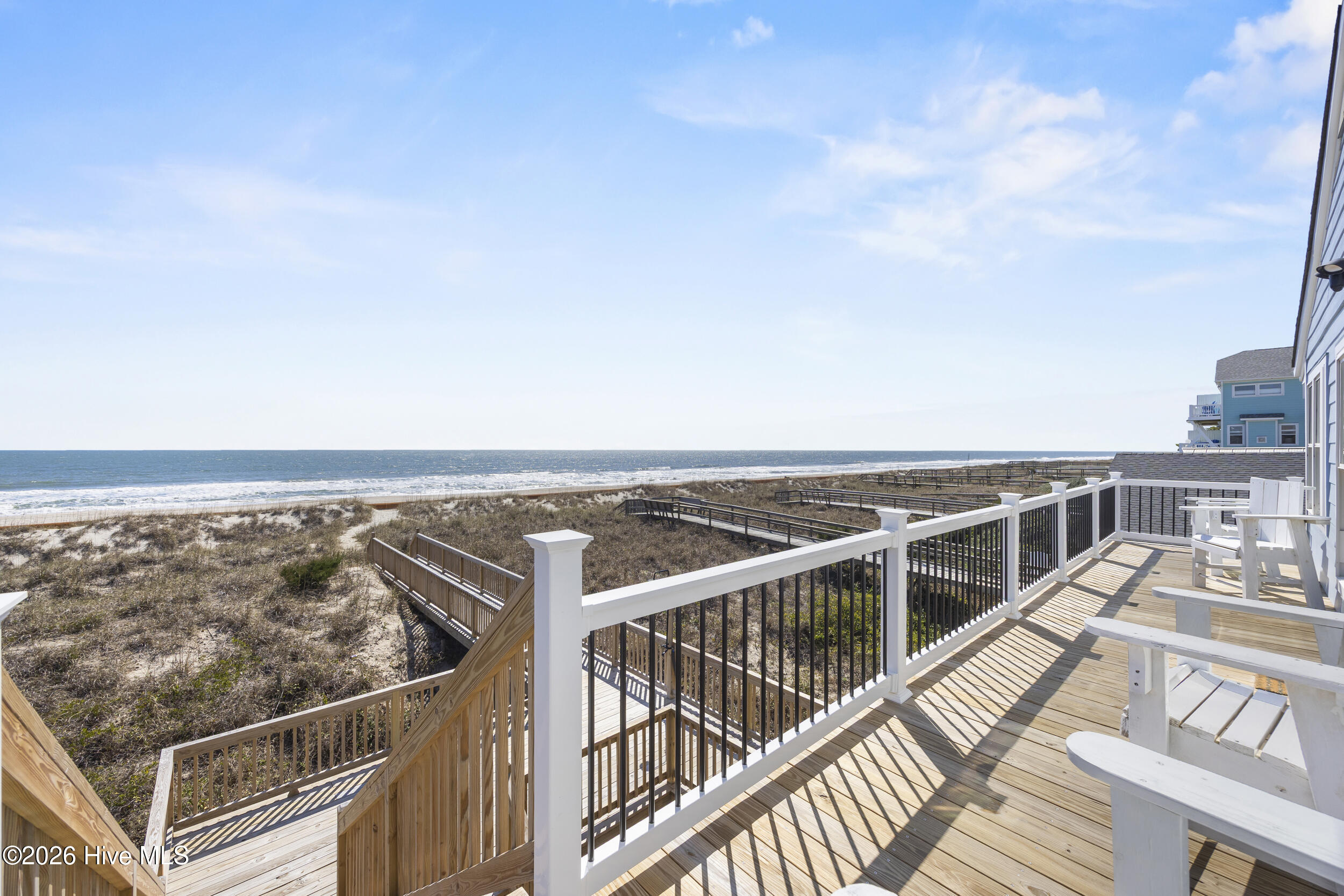 100561648 | Photo 40