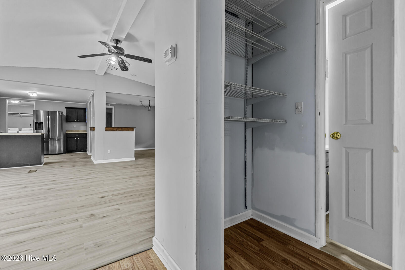 100556050 | Photo 30