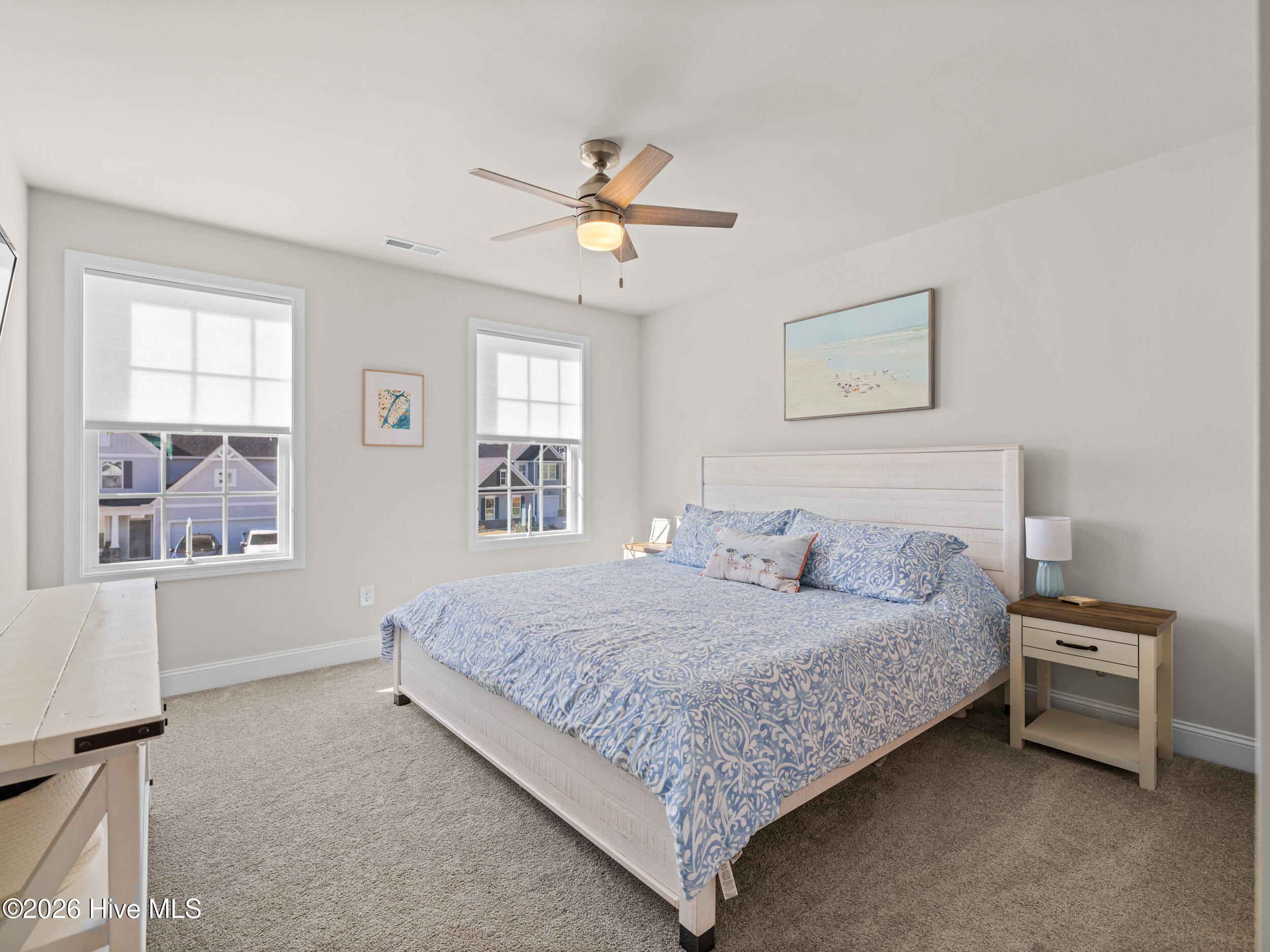 100565919 | Photo 54