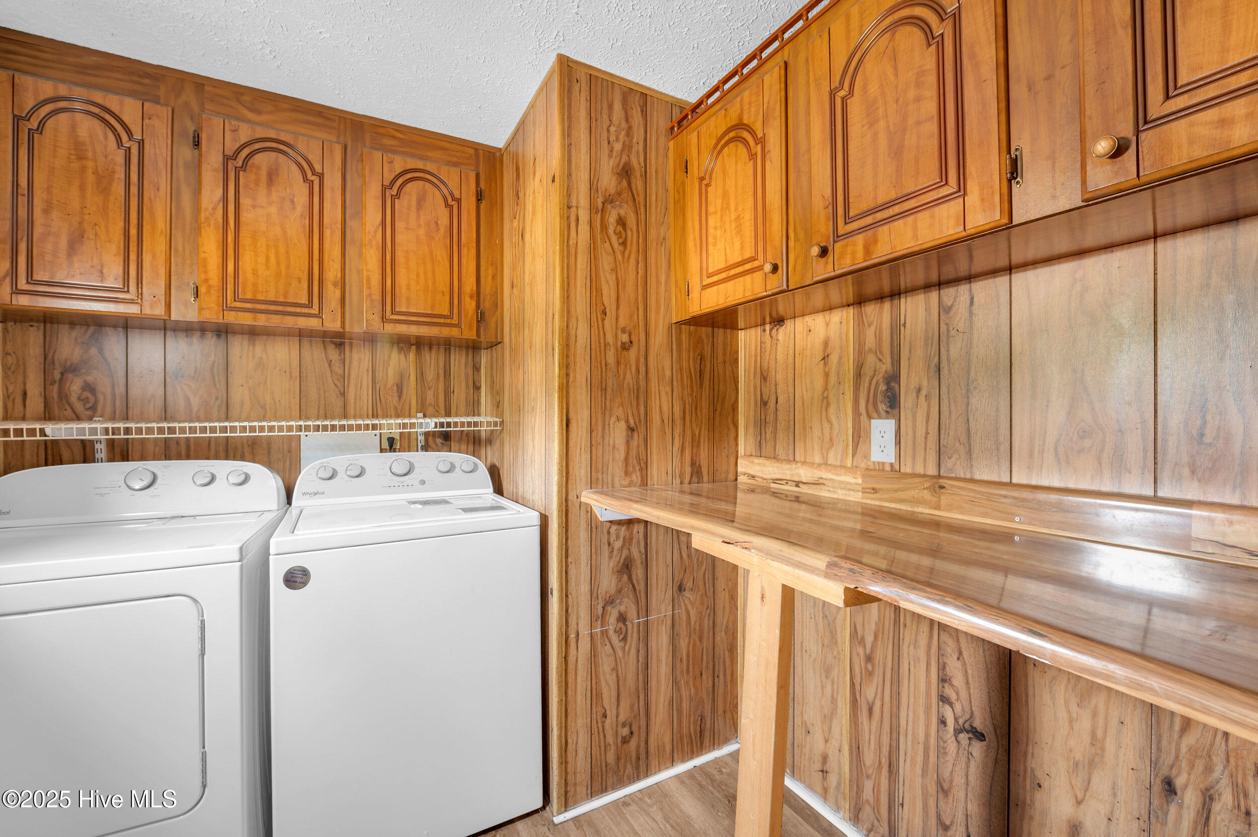 100543883 | Photo 28