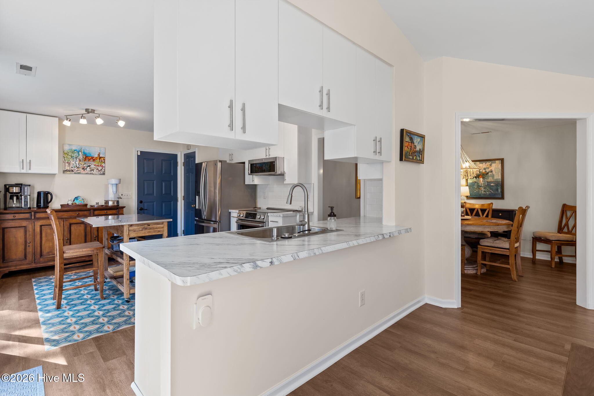 100564364 | Photo 15