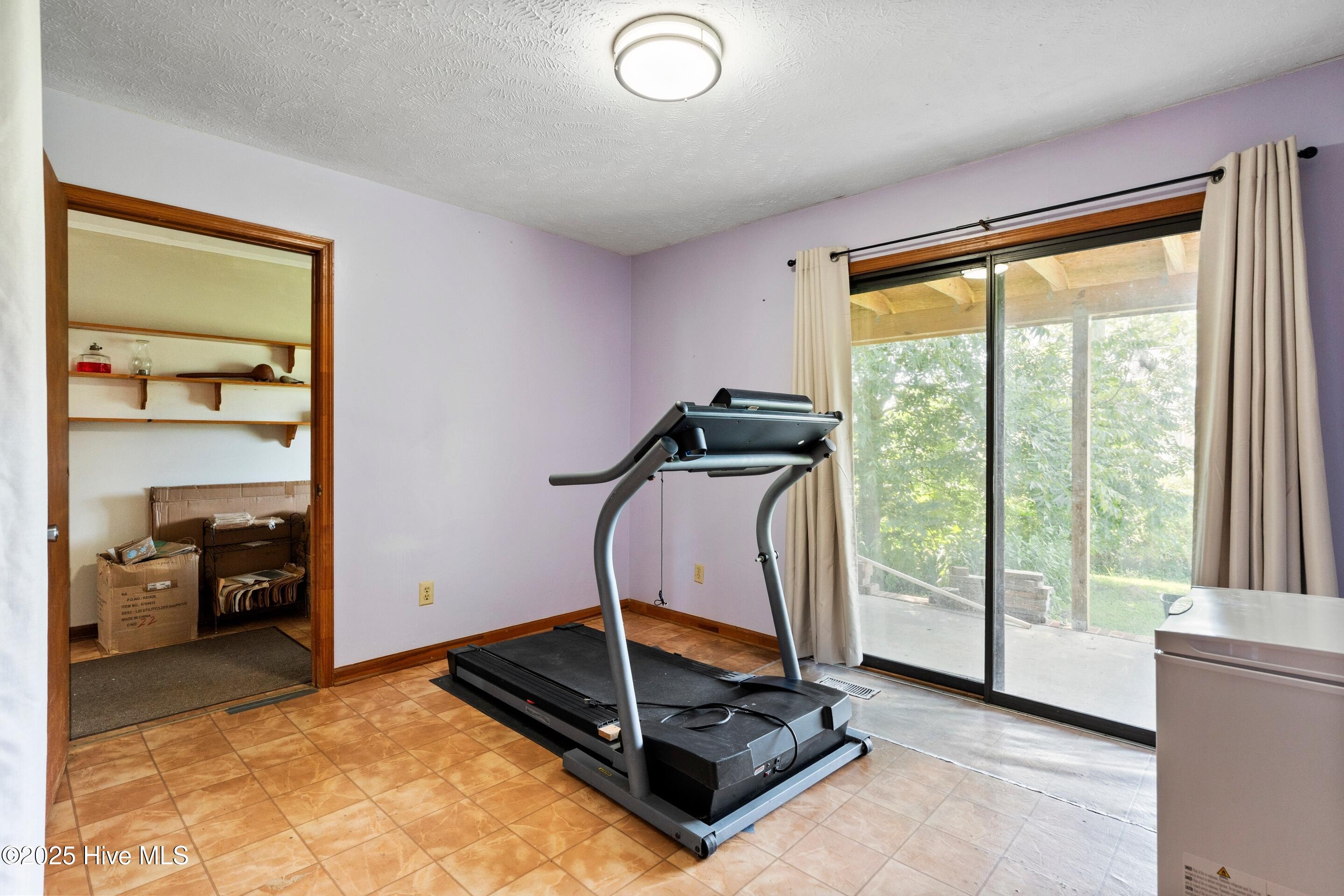 100528084 | Photo 23