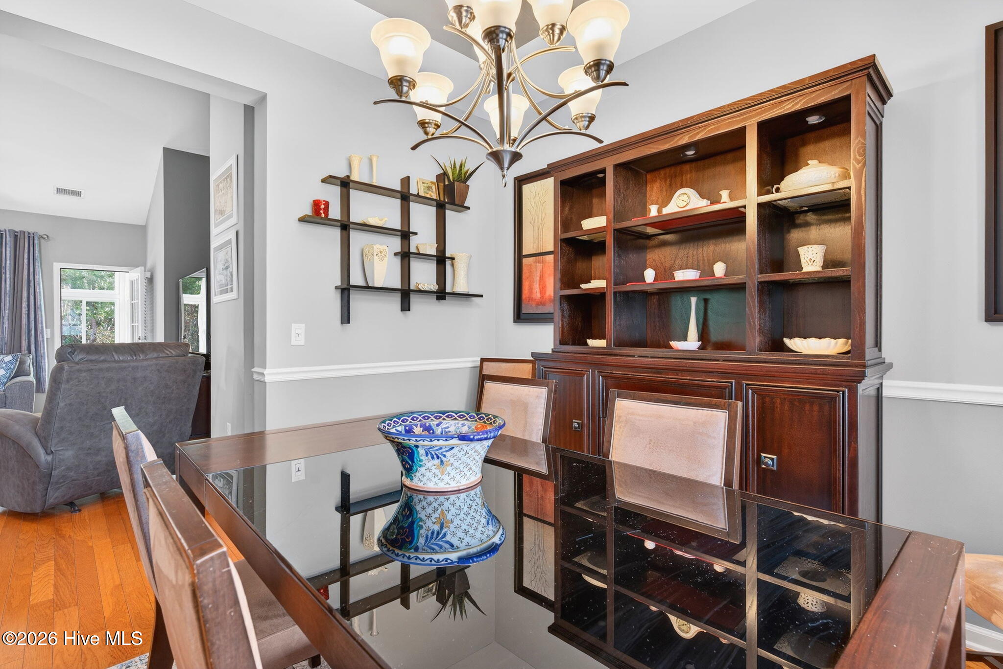 100558240 | Photo 18