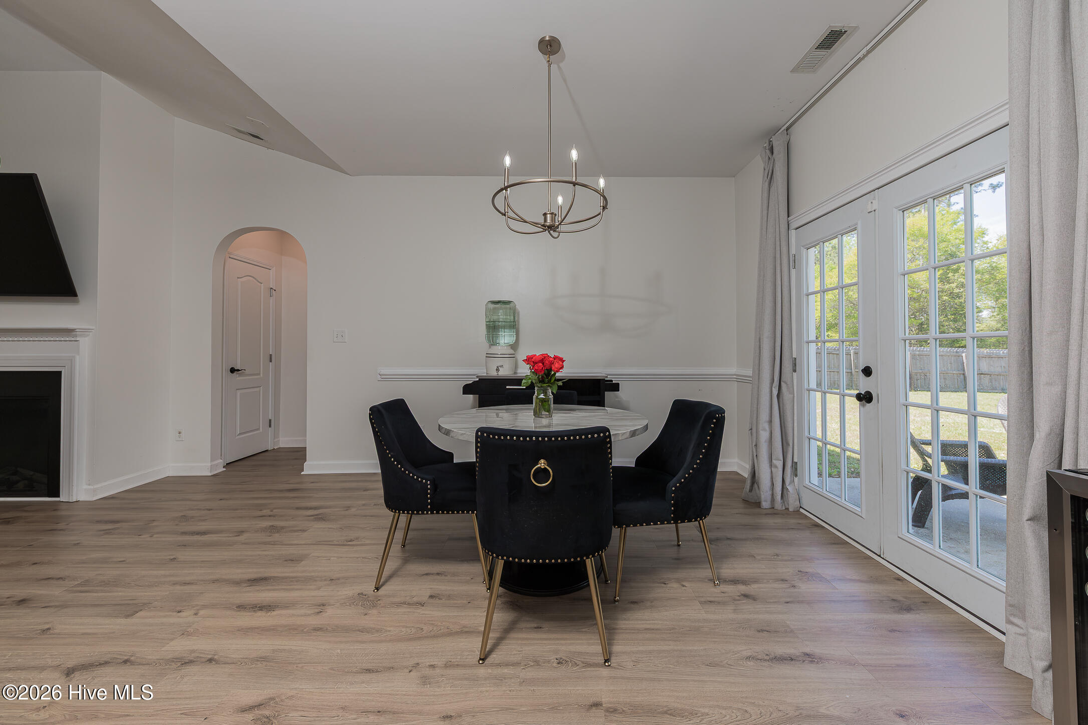 100566582 | Photo 12