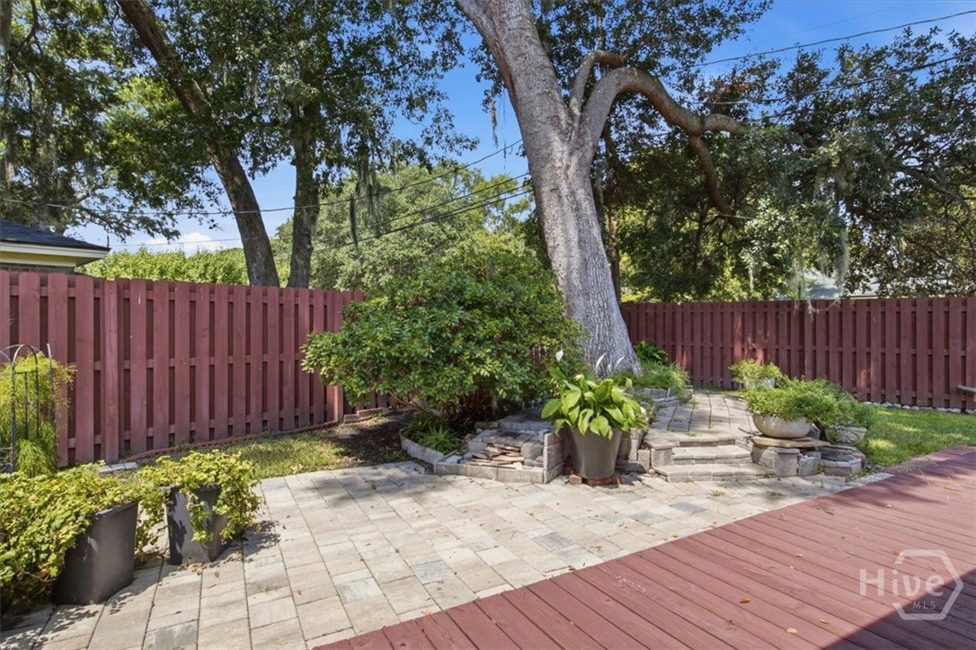 Photo 2 of Single family home for sale at 601 Leaning Oaks Dr, Savannah, GA 31410 | MLS# SA361757 | Listing updated on 2026-10-08